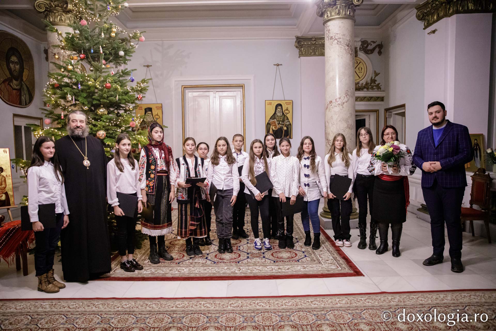 (Foto) Școala Profesională Focuri – Colindători la Reședința Mitropolitană 2022