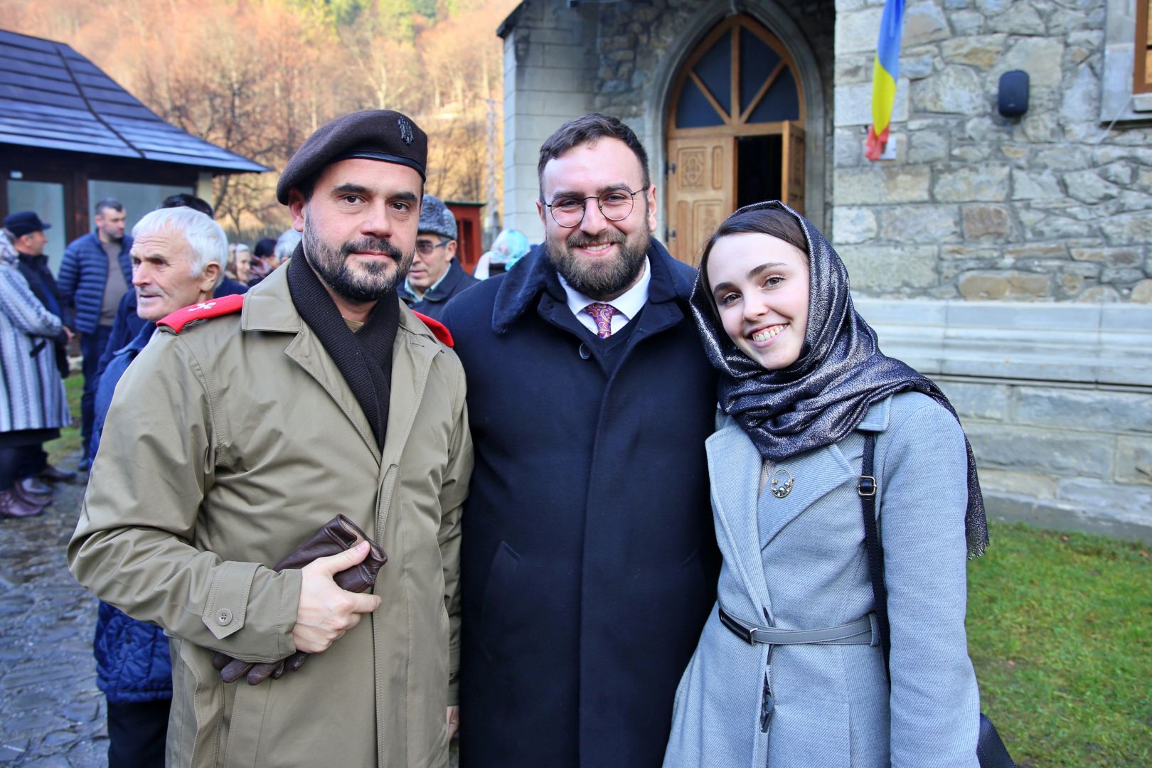 Foto: Flavius Popa Slujire arhierească la Izvorul Muntelui: Parohia are începând de astăzi un nou slujitor