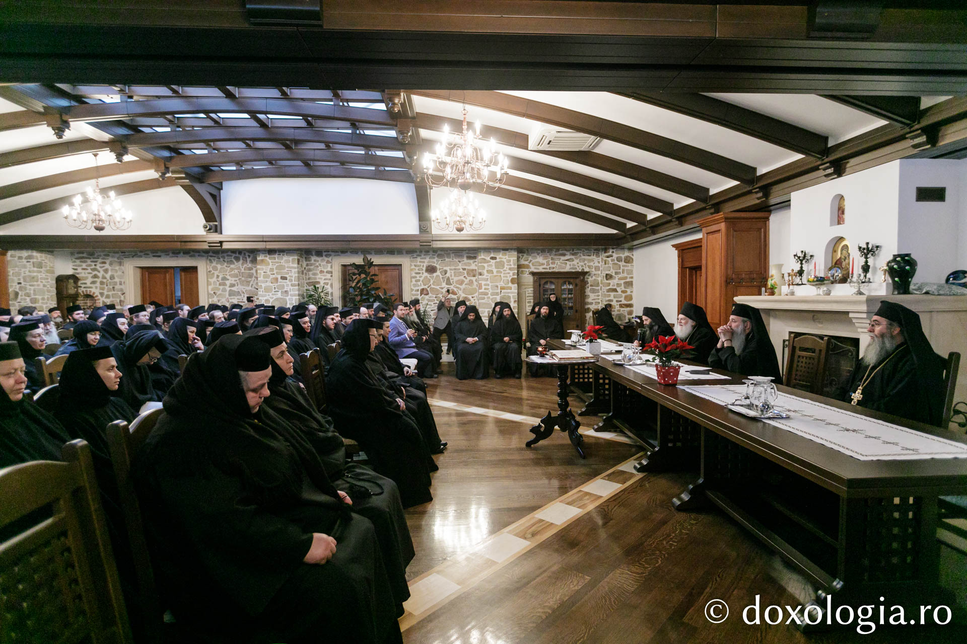 Părintele Efrem Vatopedinul în vizită în Arhiepiscopia Iașilor