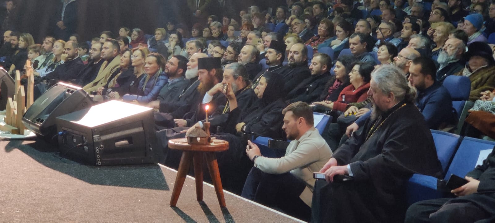 Cinci grupuri vocale și trei soliști au adus „Rugă Colindată” la Piatra Neamț