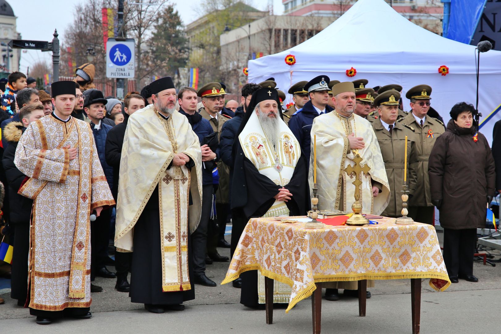 „Cum sunt eu în raport cu neamul meu?”, întreabă Părintele Mitropolit de Ziua Națională a României