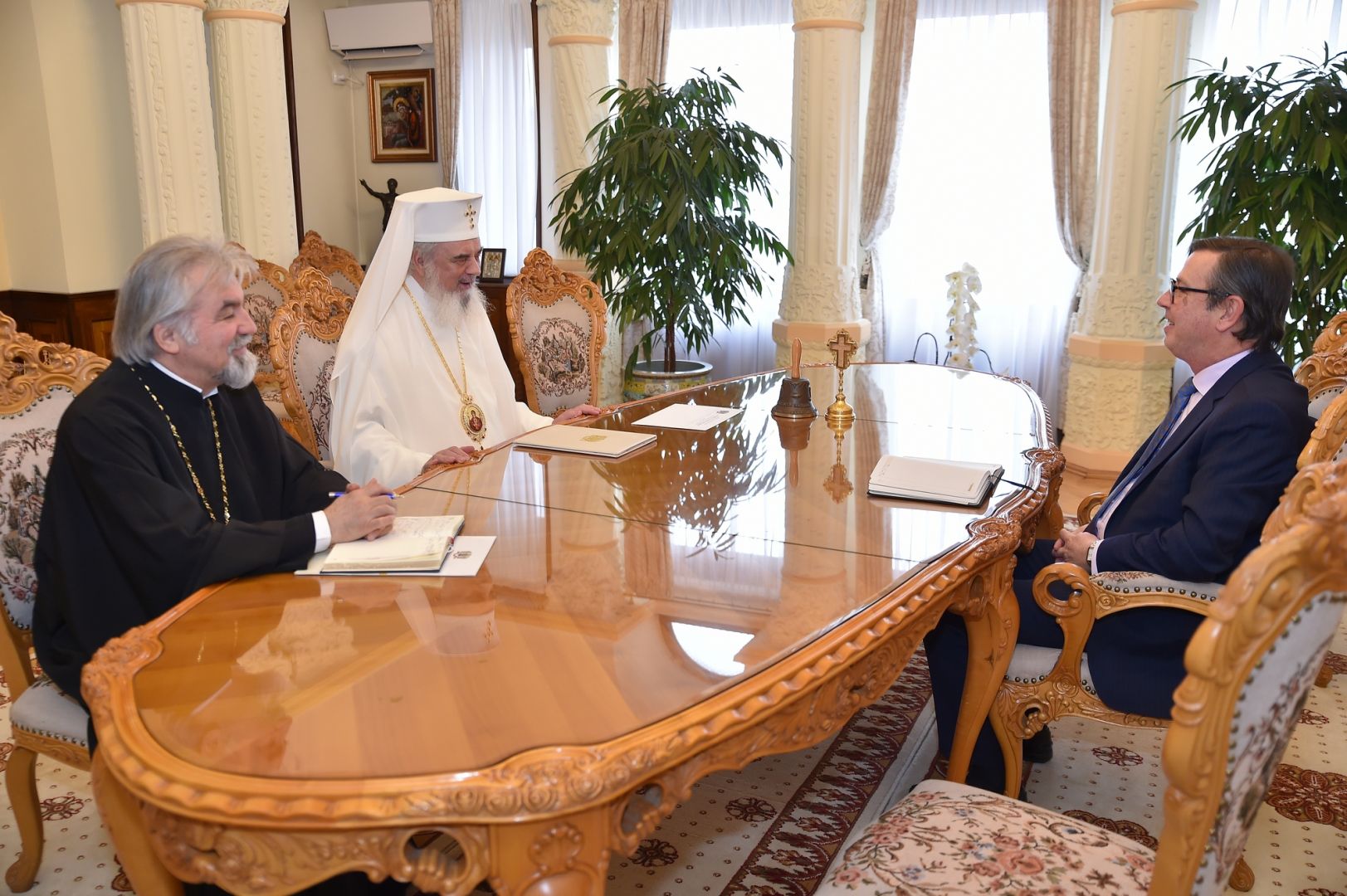 Ambasadorul Regatului Spaniei la București, în vizită la Patriarhia Română