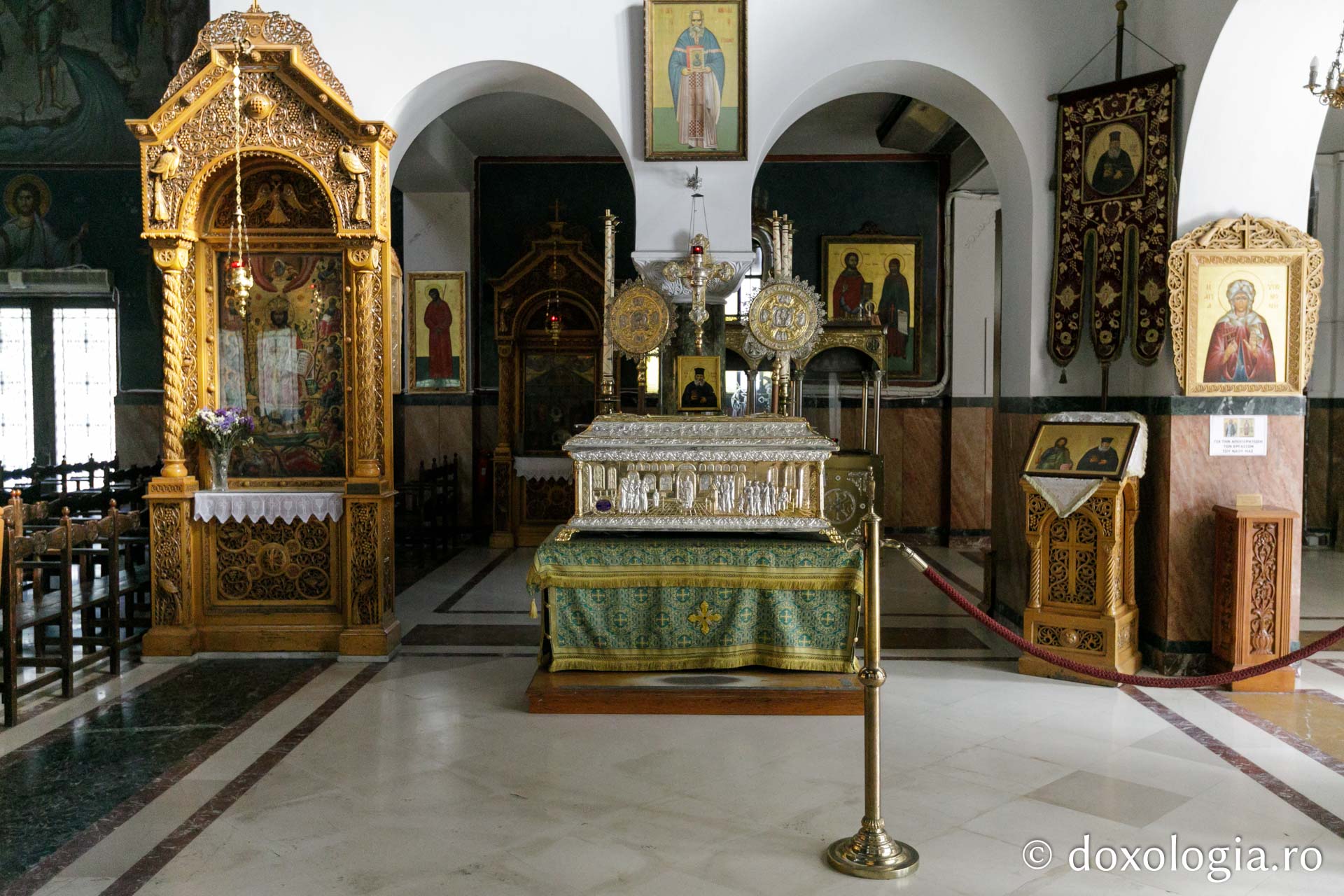 Racla cu moaștele Sfântului Nicolae Planas