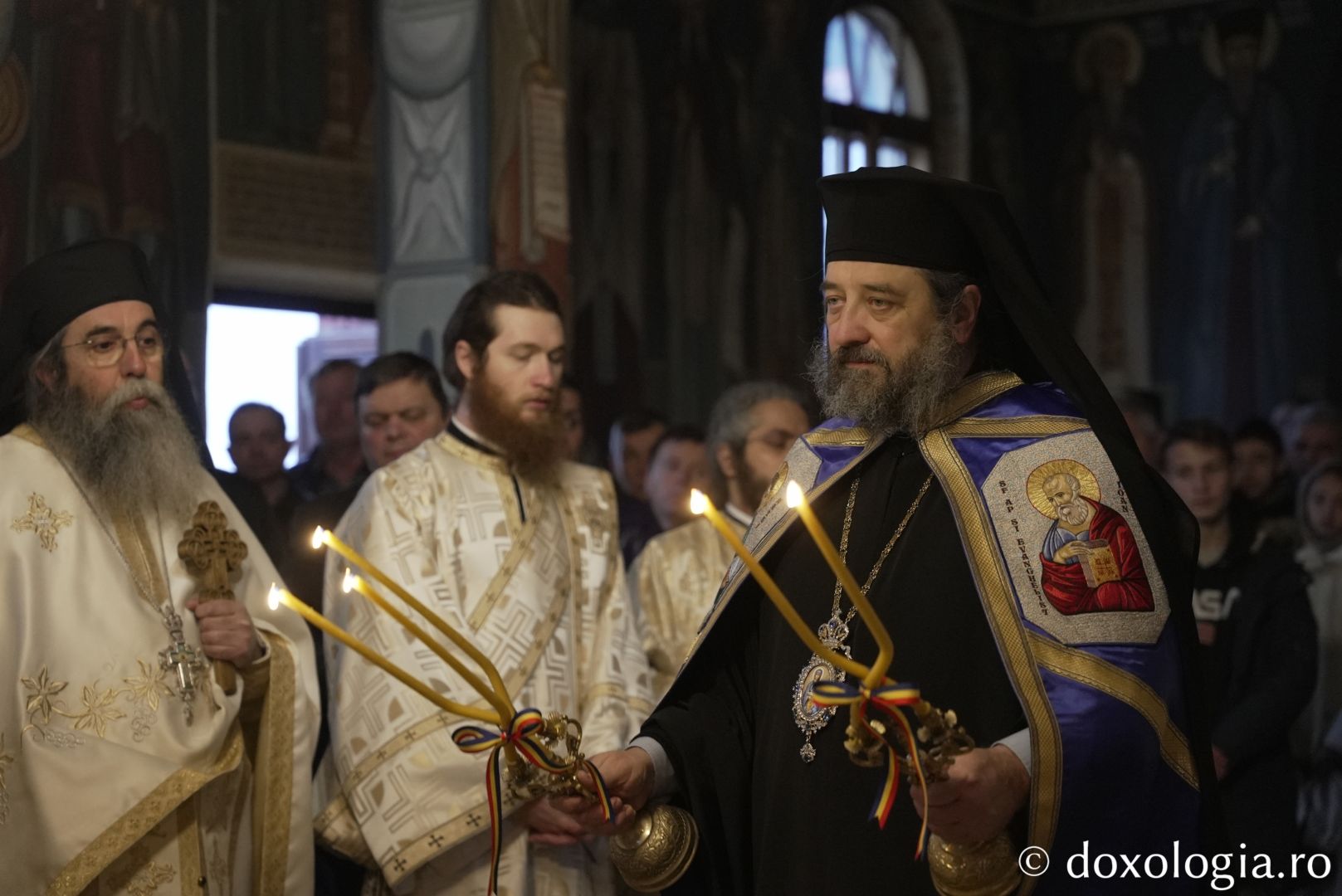 Foto: Adrian Sârbu Părintele Episcop-vicar Nichifor Botoșăneanul, prezent de praznicul Botezului Domnului la Mănăstirea Horaița