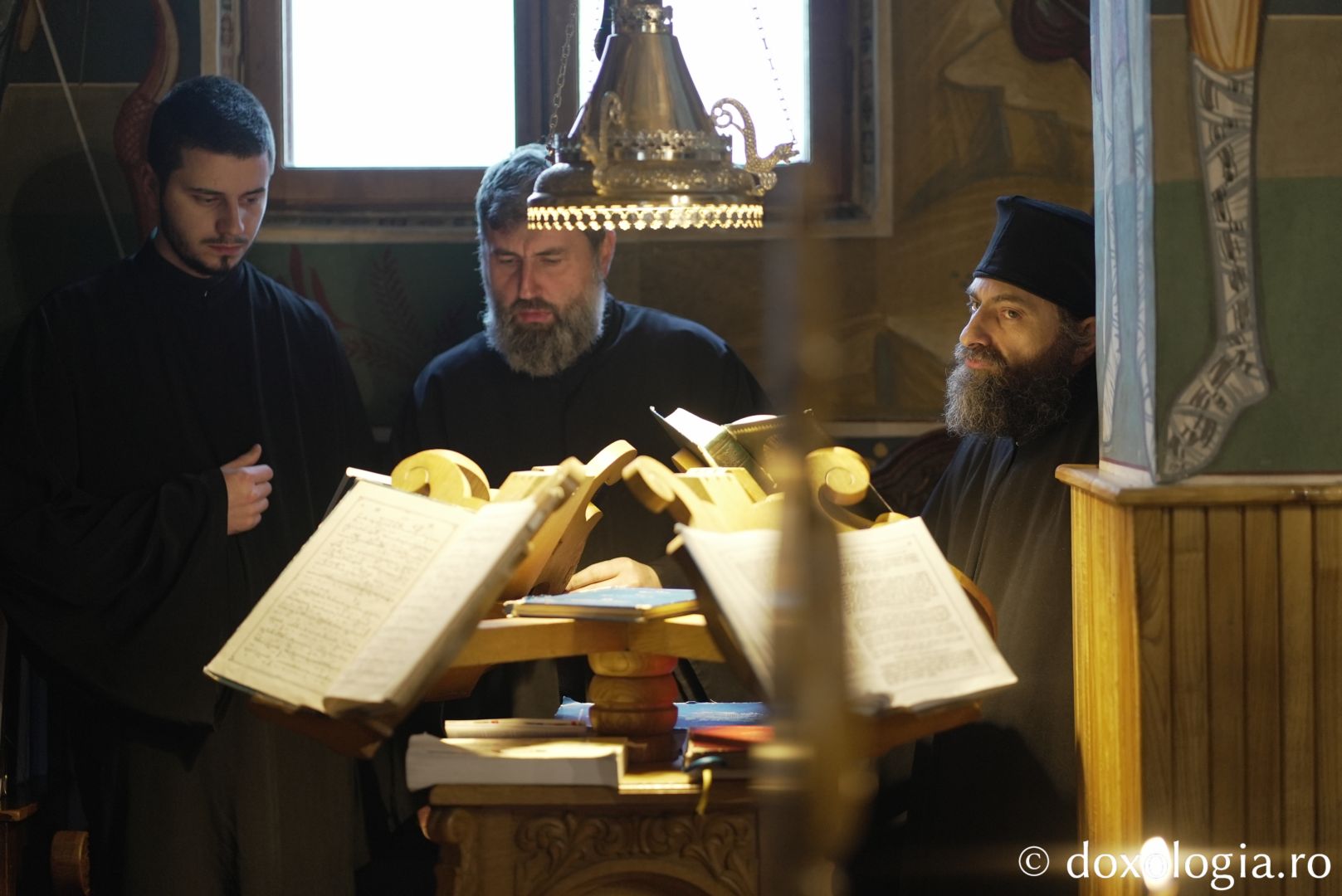 Foto: Adrian Sârbu Părintele Episcop-vicar Nichifor Botoșăneanul, prezent de praznicul Botezului Domnului la Mănăstirea Horaița