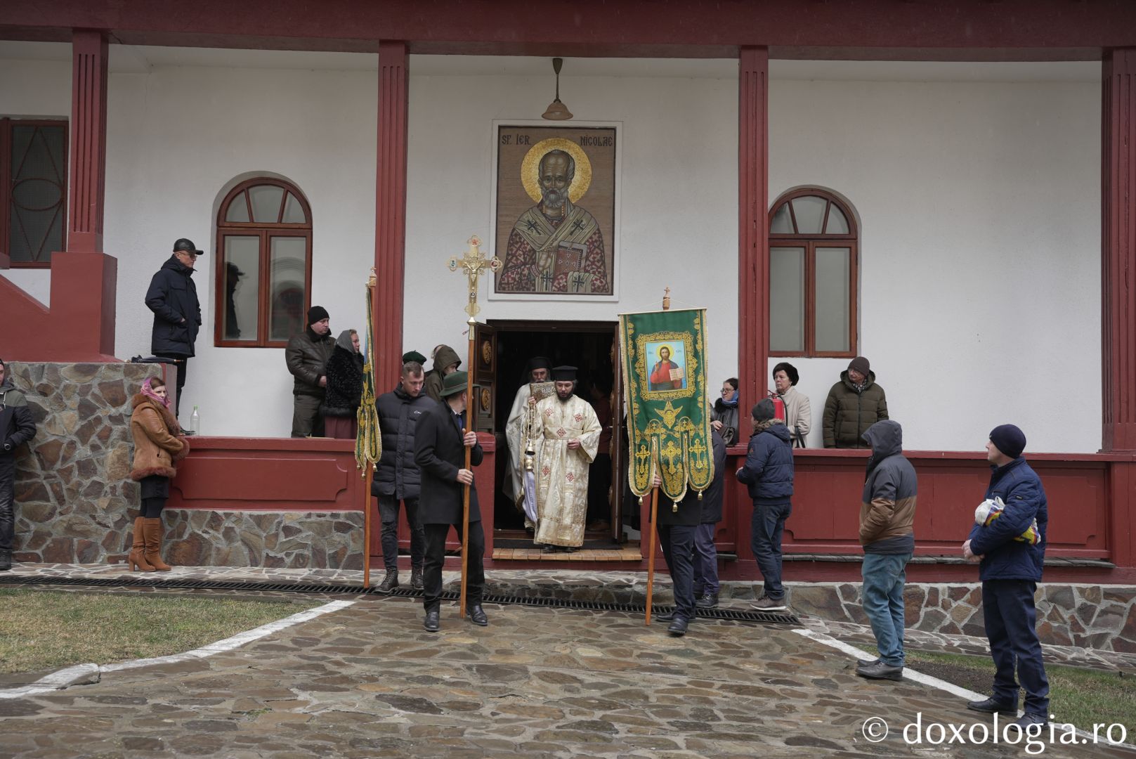 Foto: Adrian Sârbu Părintele Episcop-vicar Nichifor Botoșăneanul, prezent de praznicul Botezului Domnului la Mănăstirea Horaița