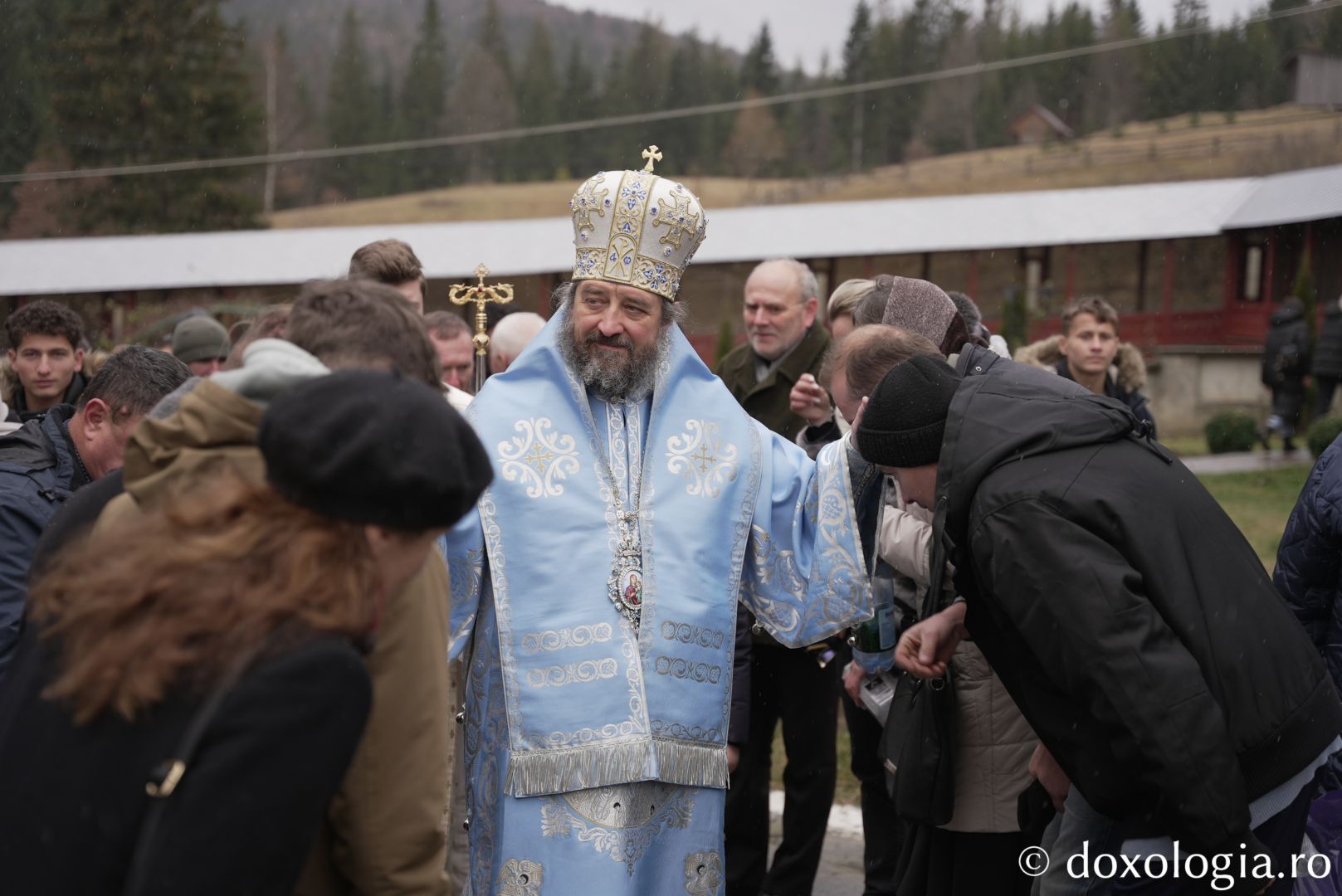 Foto: Adrian Sârbu Părintele Episcop-vicar Nichifor Botoșăneanul, prezent de praznicul Botezului Domnului la Mănăstirea Horaița