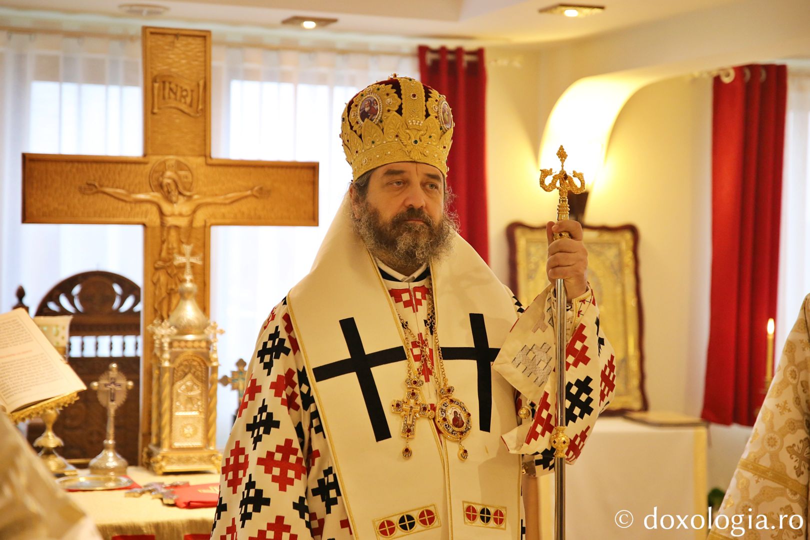 Credincioșii din Chilișoaia au, începând de astăzi, un nou preot paroh