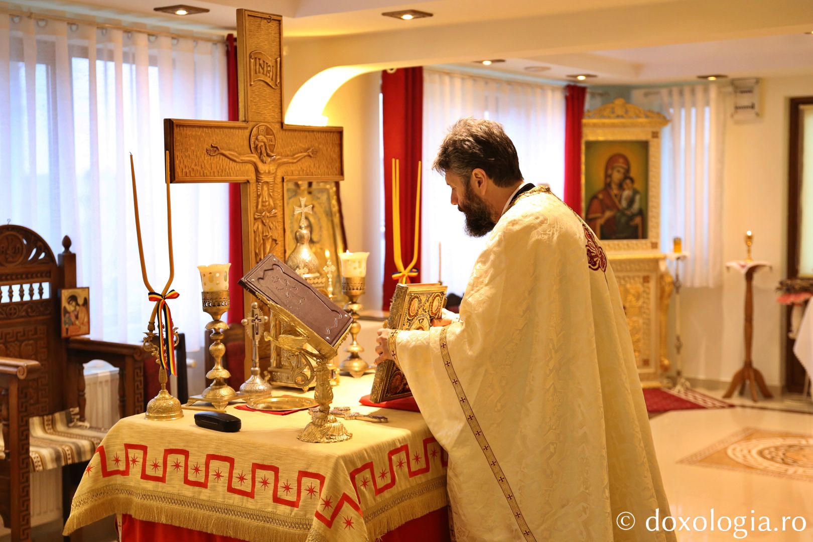 Credincioșii din Chilișoaia au, începând de astăzi, un nou preot paroh