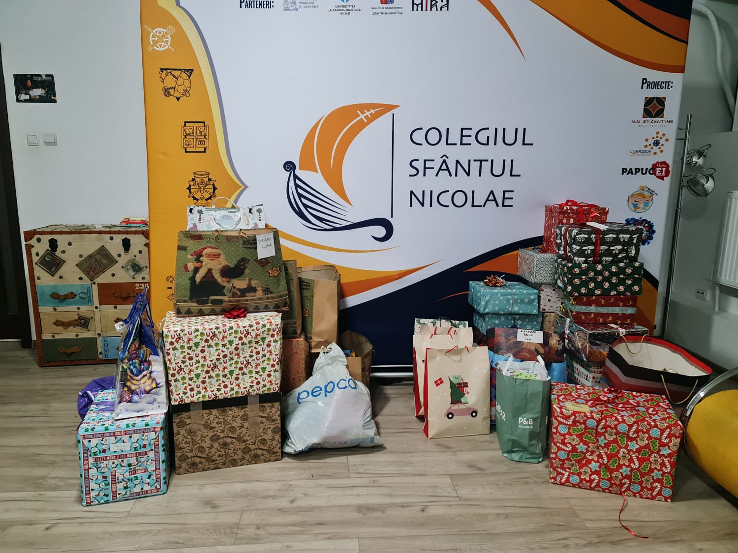 Cea de-a opta ediție a proiectului „Cutia cu papucei pentru Ei” a ajuns la final