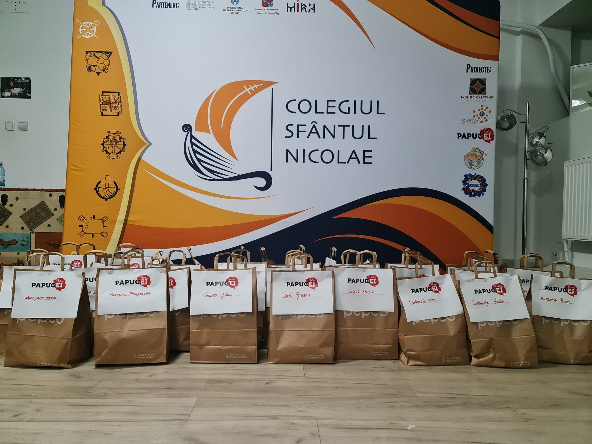 Cea de-a opta ediție a proiectului „Cutia cu papucei pentru Ei” a ajuns la final