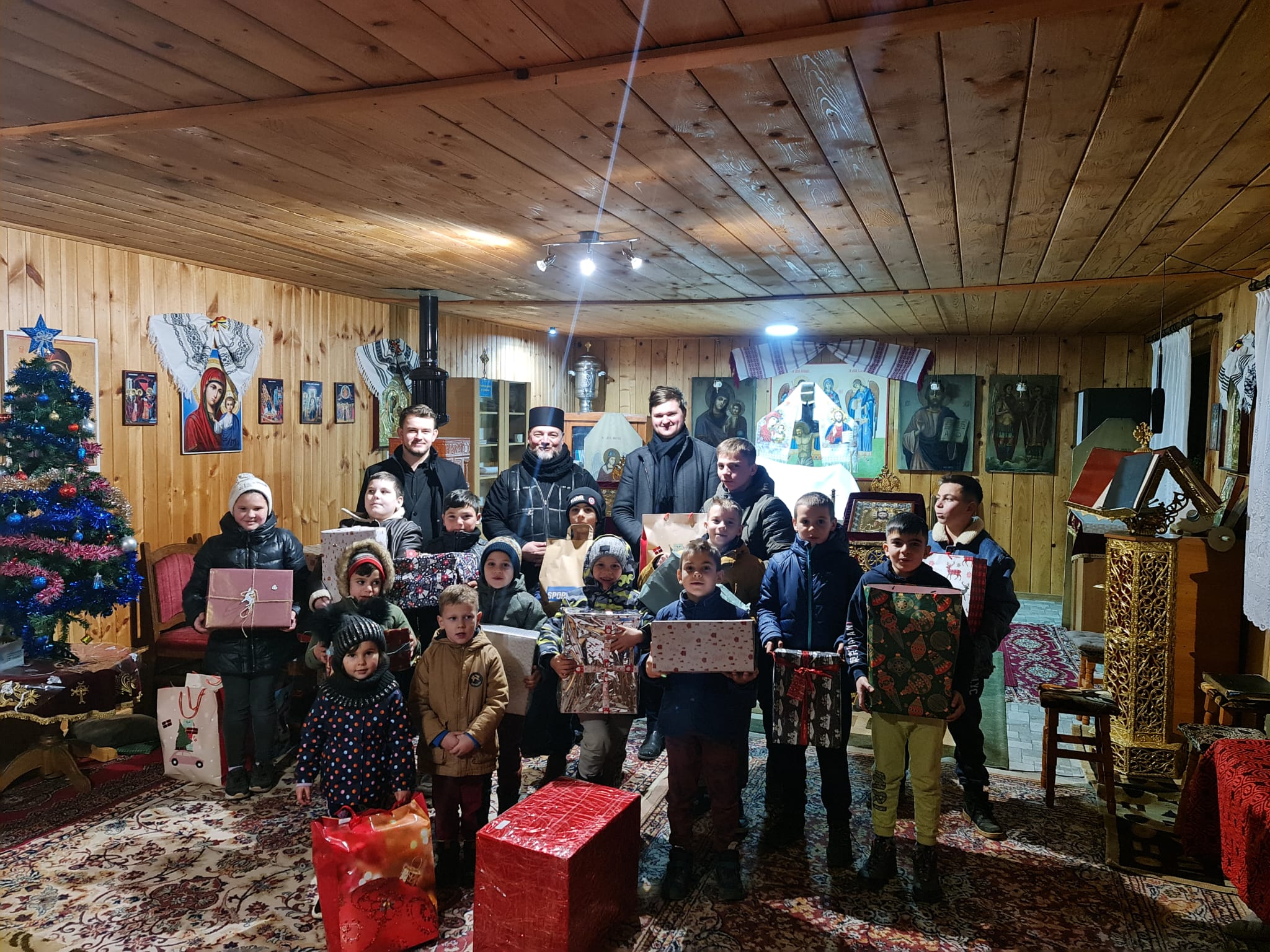 Cea de-a opta ediție a proiectului „Cutia cu papucei pentru Ei” a ajuns la final