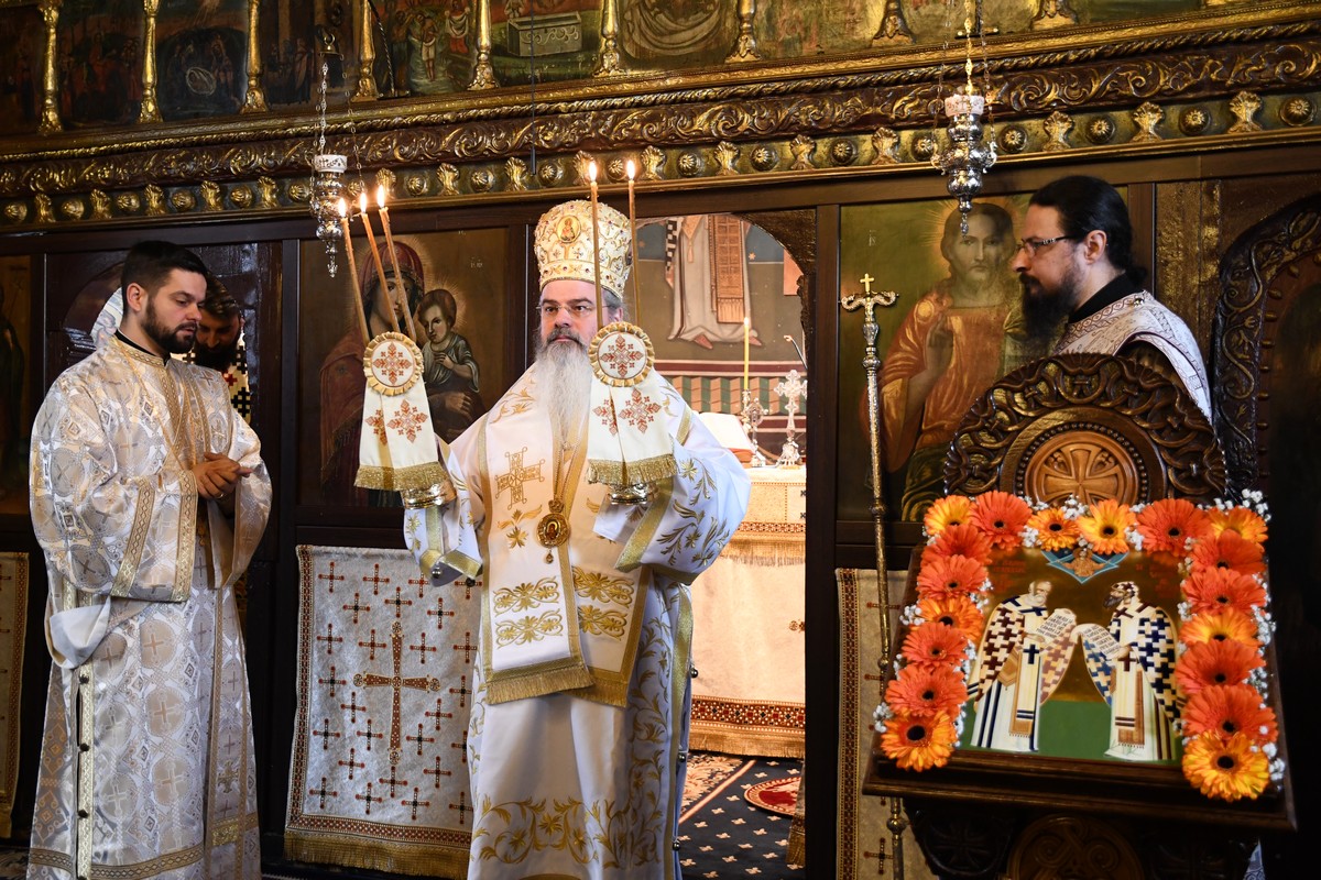 Slujire arhierească la hramul Bisericii „Sfinţii Atanasie şi Chiril” a Mănăstirii Copou