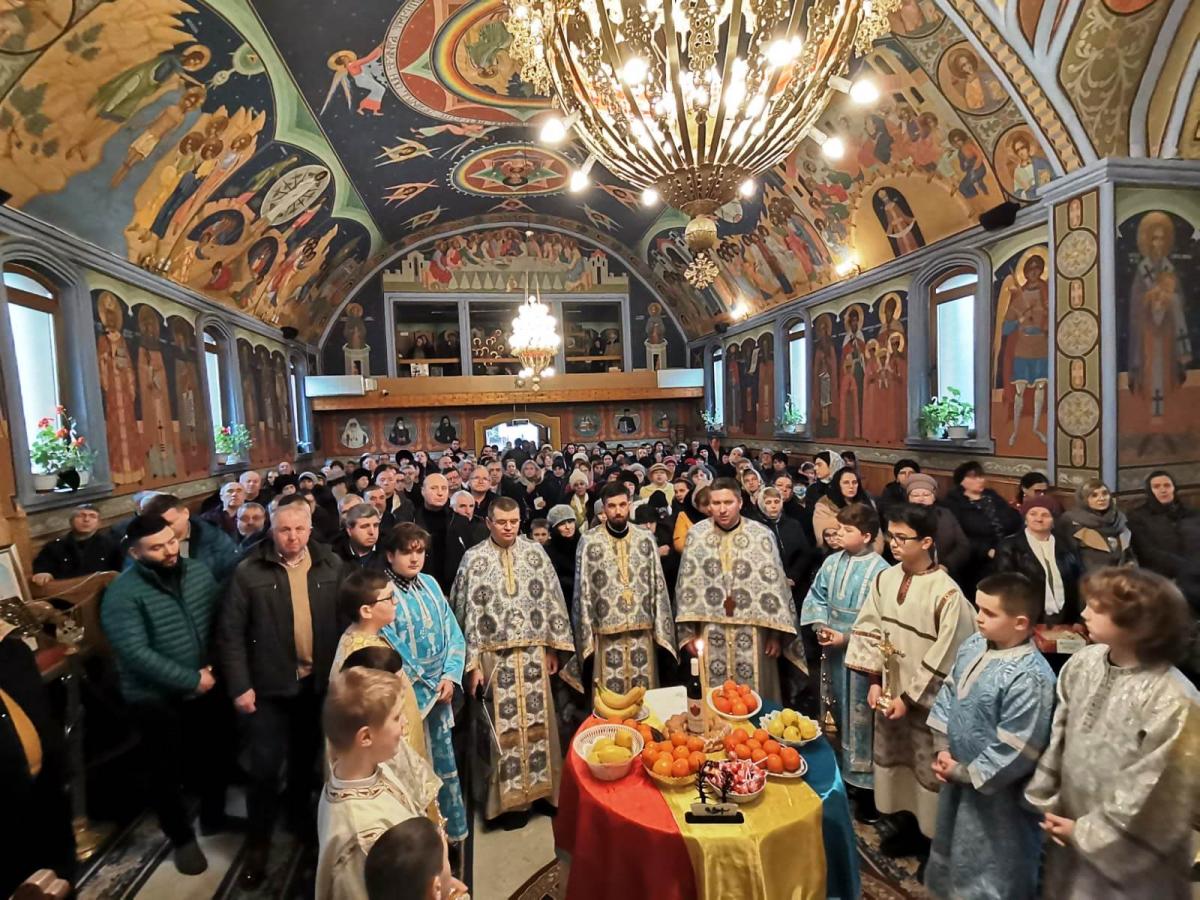 Omagiu poetului Mihai Eminescu în Parohia „Sfinții Trei Ierarhi” din Bacău