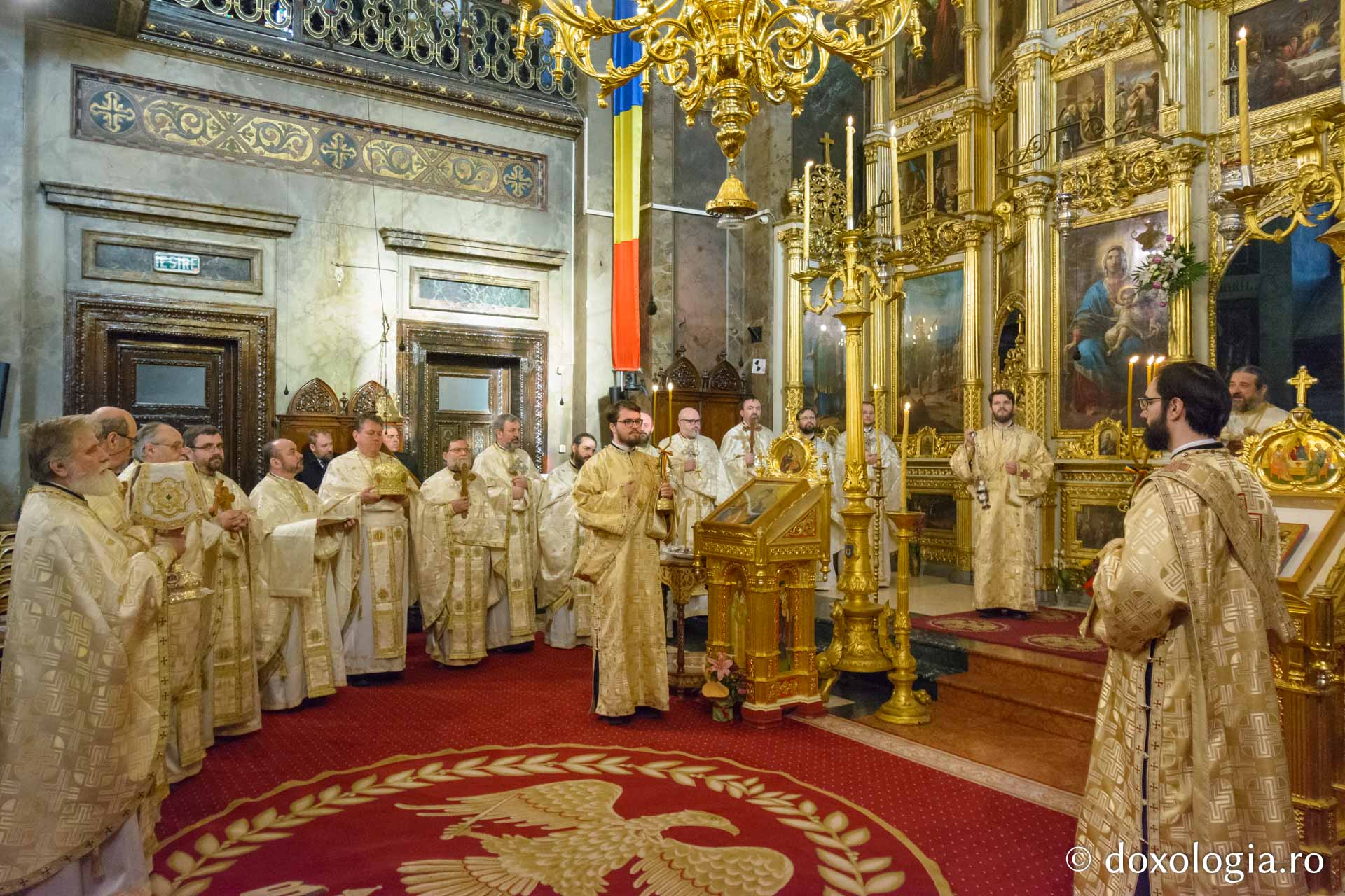 Sfinții Trei Ierarhi, sărbătoriți de studenții teologi ortodocși din capitala Moldovei