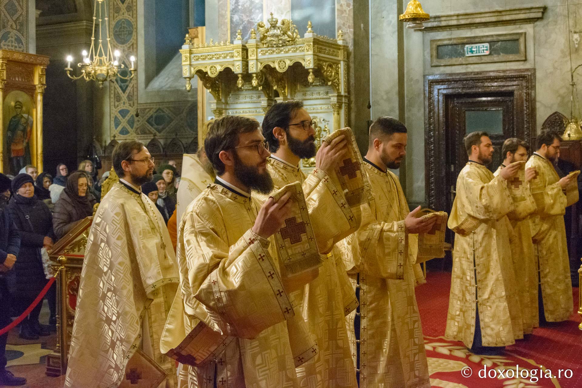 Sfinții Trei Ierarhi, sărbătoriți de studenții teologi ortodocși din capitala Moldovei