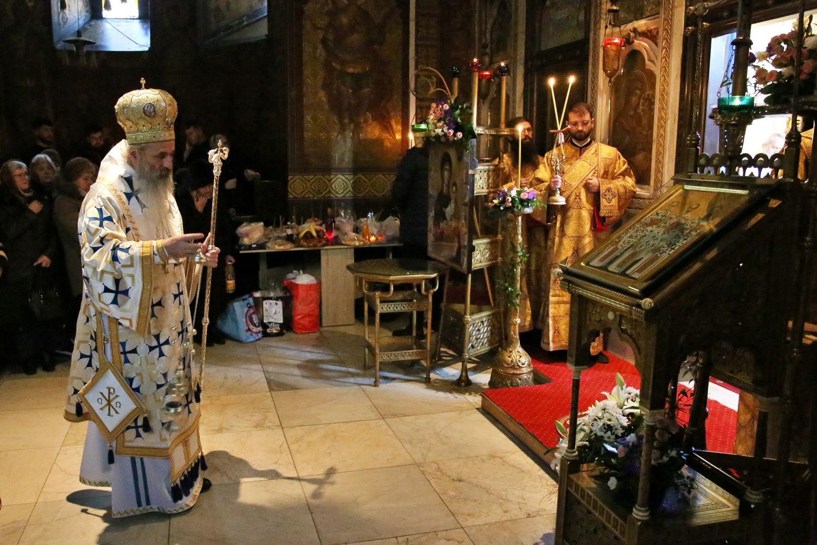 Foto: Flavius Popa „Cei trei luminători mai mari” au fost cinstiți la hramul Mănăstirii „Sfinții Trei Ierarhi” din Iași