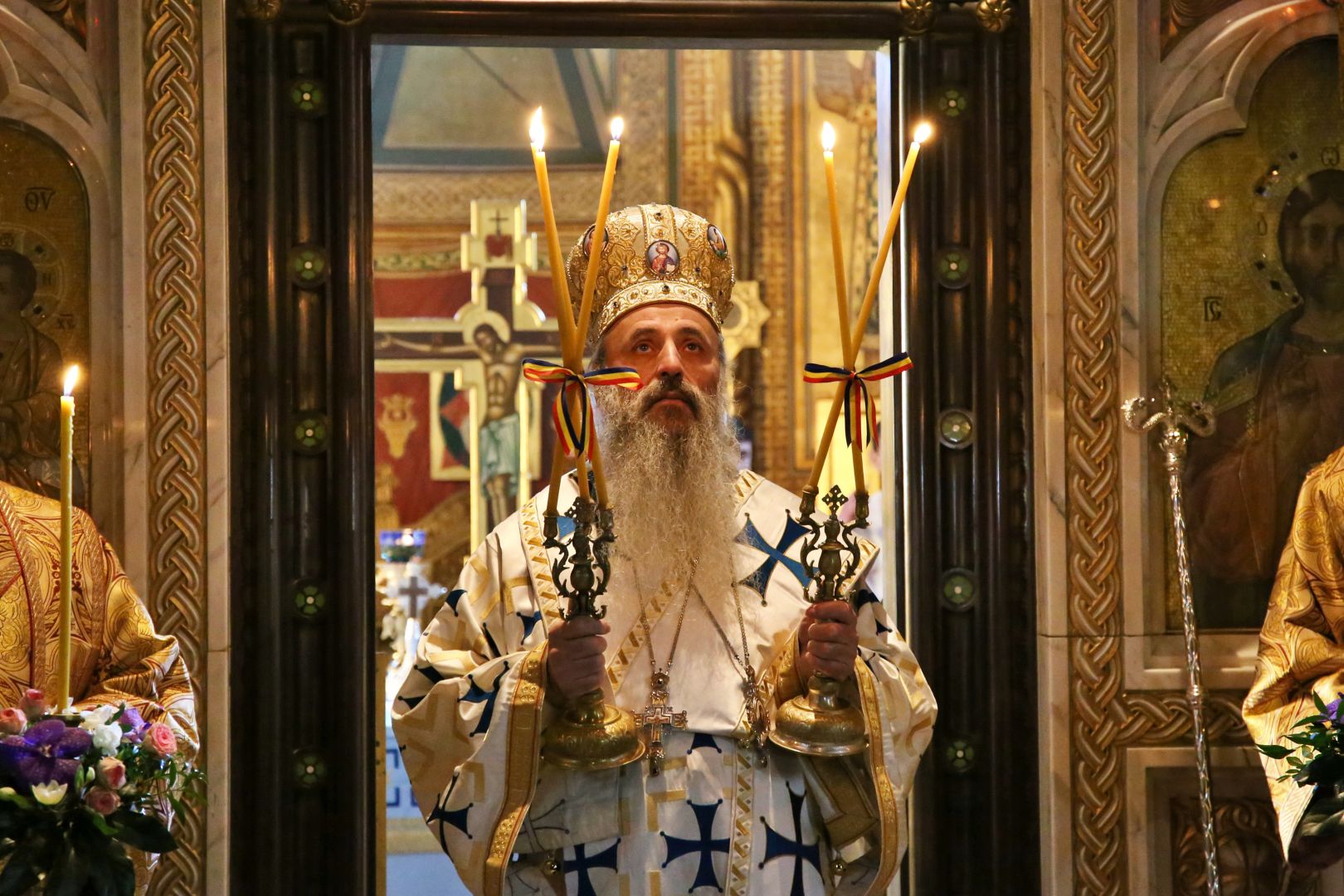 Foto: Flavius Popa „Cei trei luminători mai mari” au fost cinstiți la hramul Mănăstirii „Sfinții Trei Ierarhi” din Iași