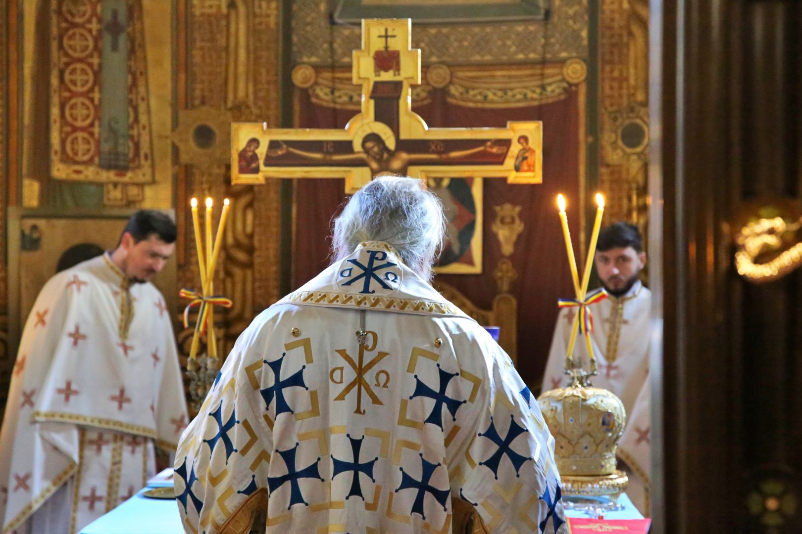 Foto: Flavius Popa „Cei trei luminători mai mari” au fost cinstiți la hramul Mănăstirii „Sfinții Trei Ierarhi” din Iași