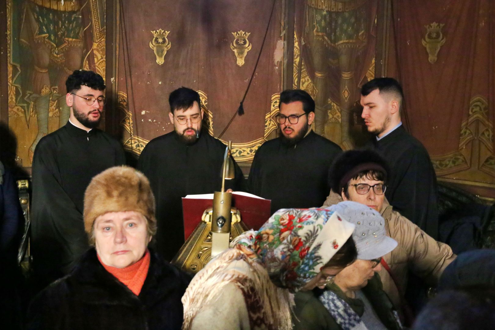 Foto: Flavius Popa „Cei trei luminători mai mari” au fost cinstiți la hramul Mănăstirii „Sfinții Trei Ierarhi” din Iași