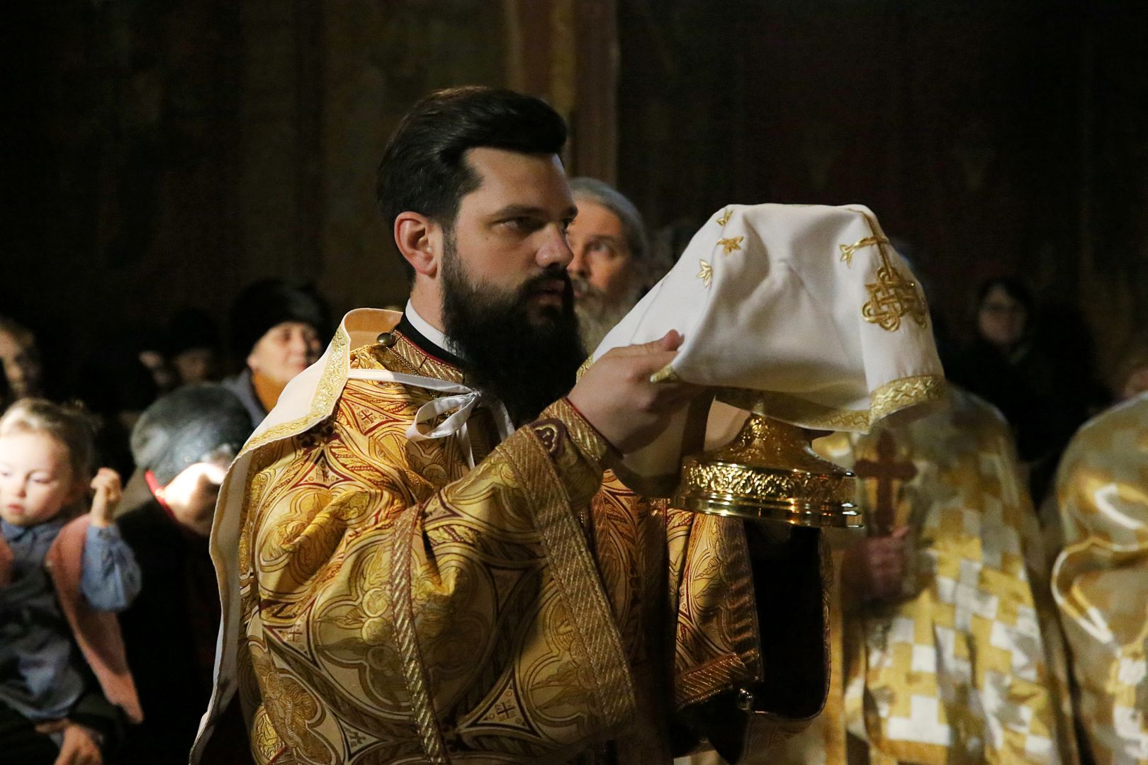 Foto: Flavius Popa „Cei trei luminători mai mari” au fost cinstiți la hramul Mănăstirii „Sfinții Trei Ierarhi” din Iași