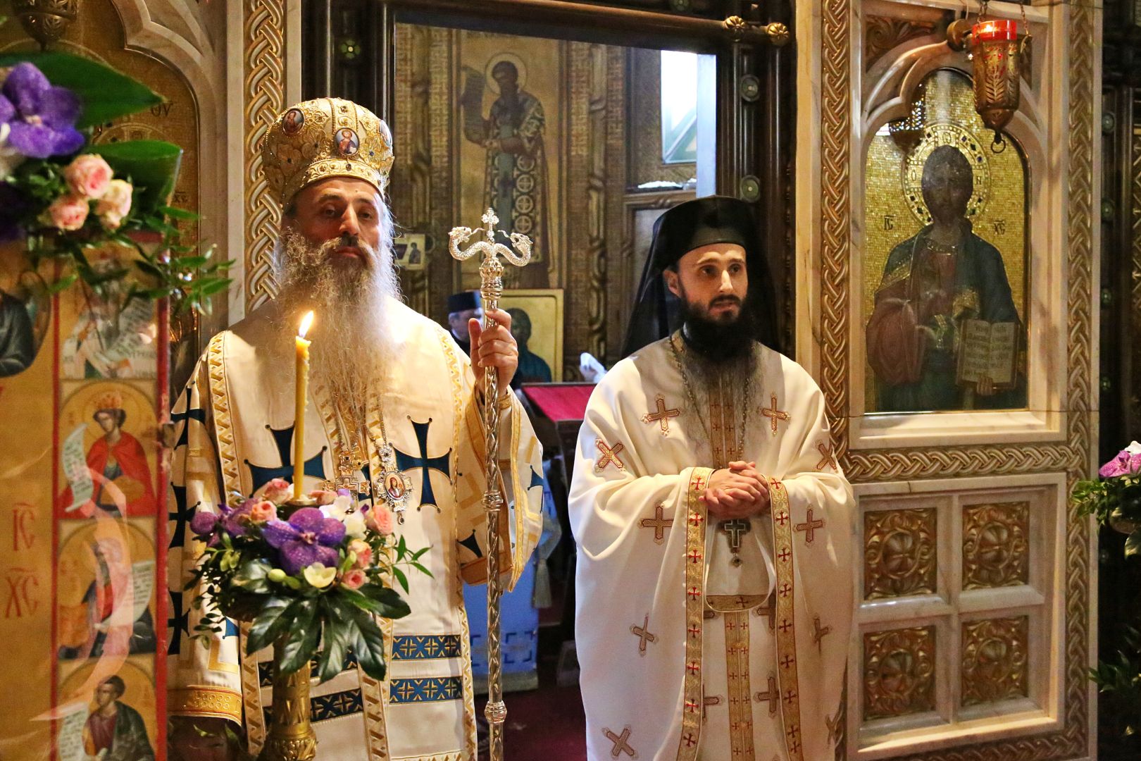 „Cei trei luminători mai mari” au fost cinstiți la hramul Mănăstirii „Sfinții Trei Ierarhi” din Iași