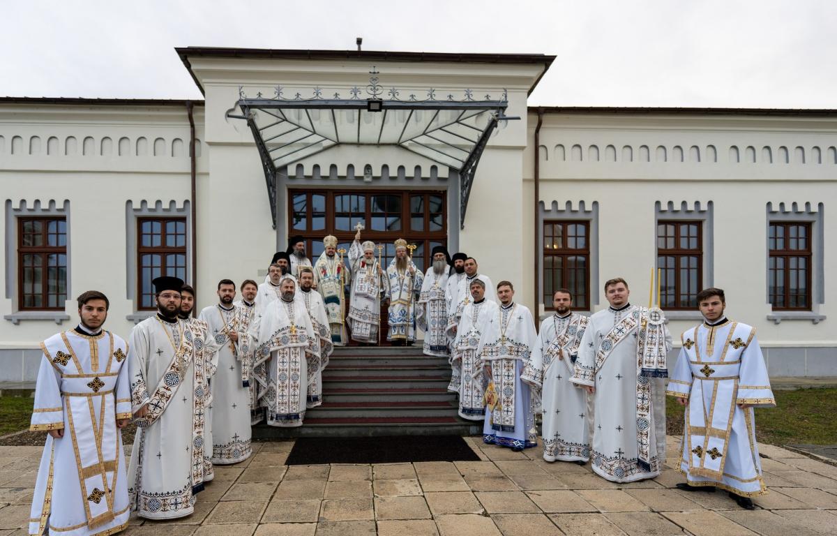 Înaltpreasfințitul Părinte Ioachim, de opt ani Arhiepiscopul Romanului și Bacăului