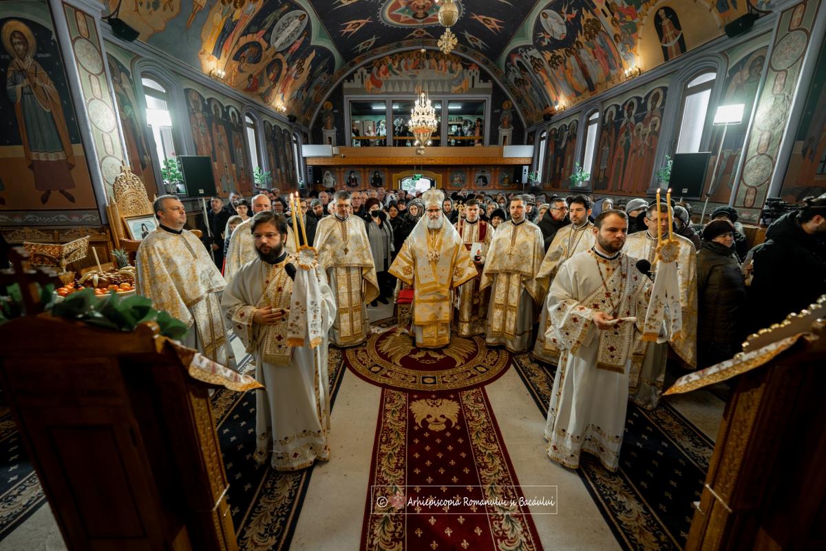 Binecuvântare arhierească la Biserica „Sfinţii Trei Ierarhi” din Bacău
