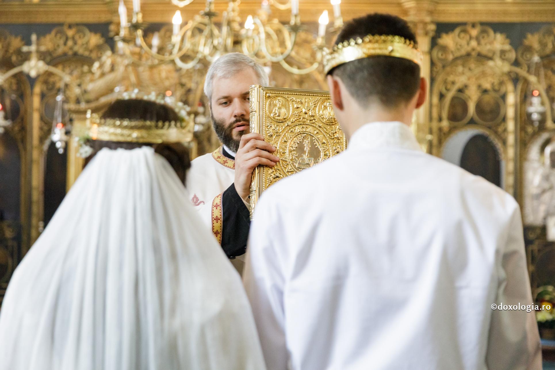 Căsătoria nu este un scop în sine, ci o cale de mântuire / Foto: Oana Nechifor cununie religioasă