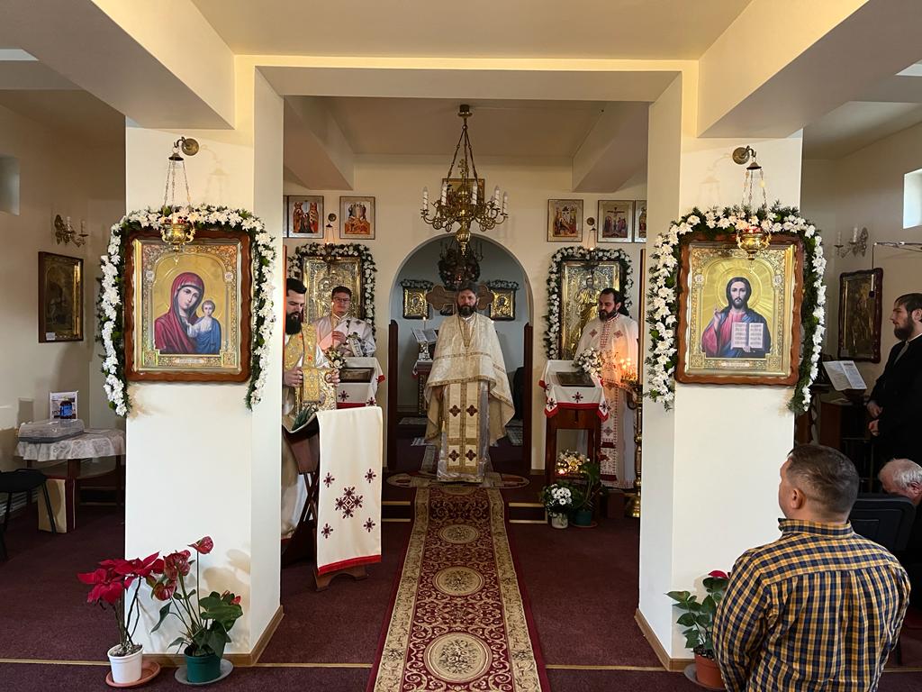 Parohia Pietrărie din Iași și-a serbat hramul în ziua Cinstirii lanţului Sfântului Apostol Petru