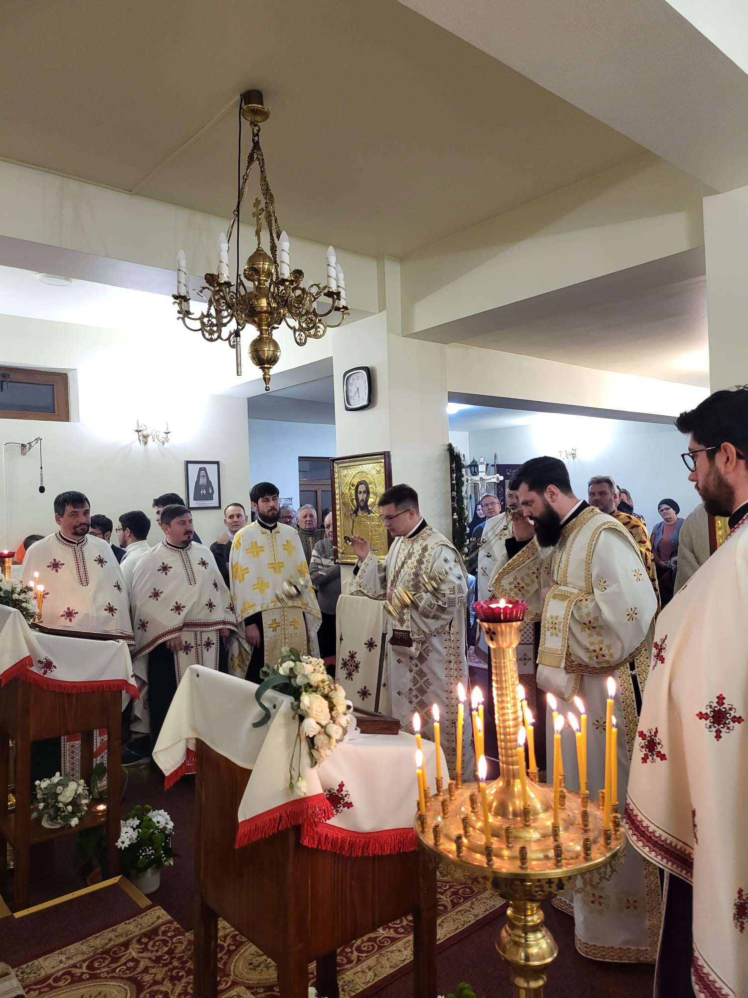 Parohia Pietrărie din Iași și-a serbat hramul în ziua Cinstirii lanţului Sfântului Apostol Petru