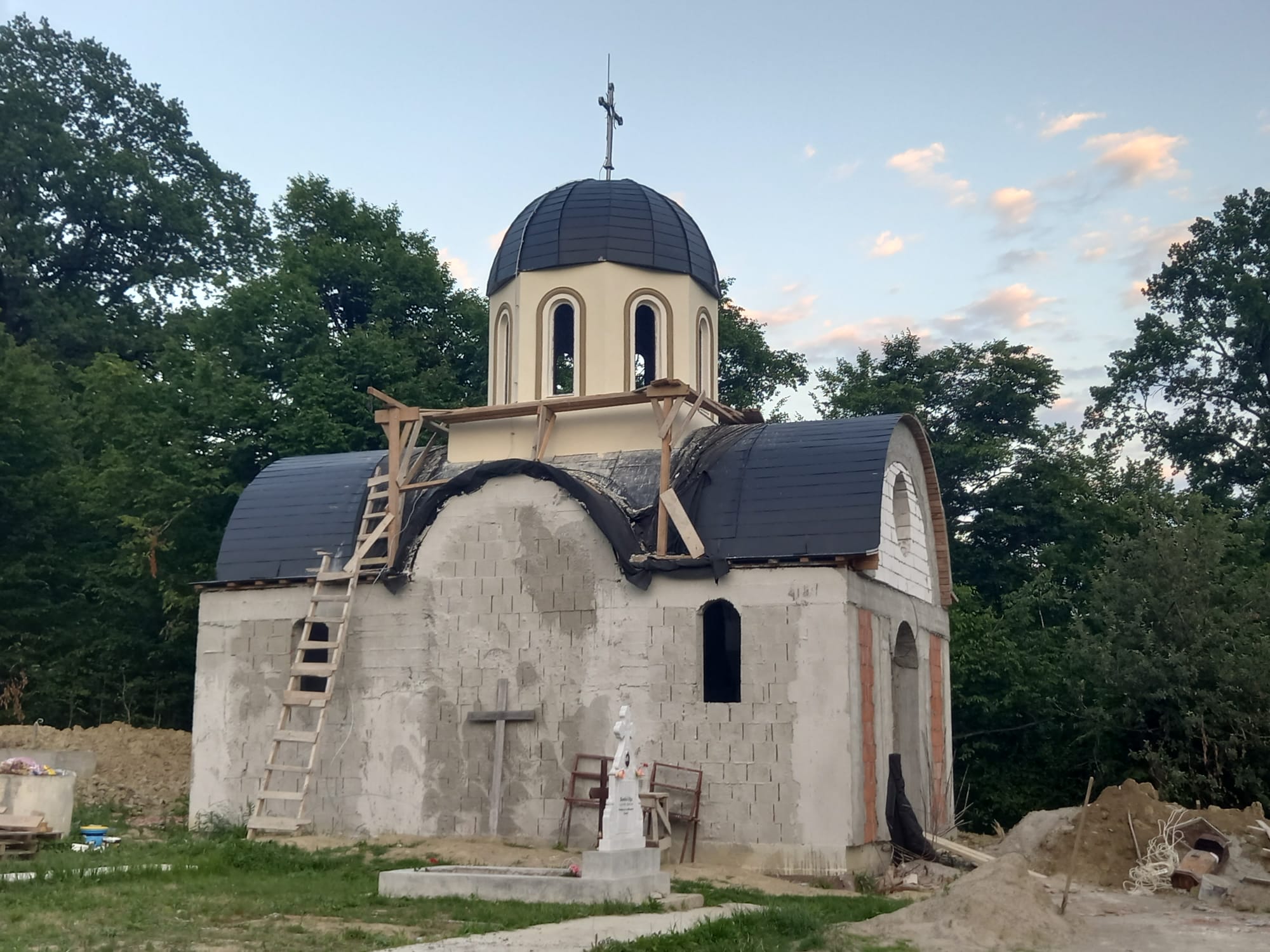 Parohia Pietrărie din Iași și-a serbat hramul în ziua Cinstirii lanţului Sfântului Apostol Petru