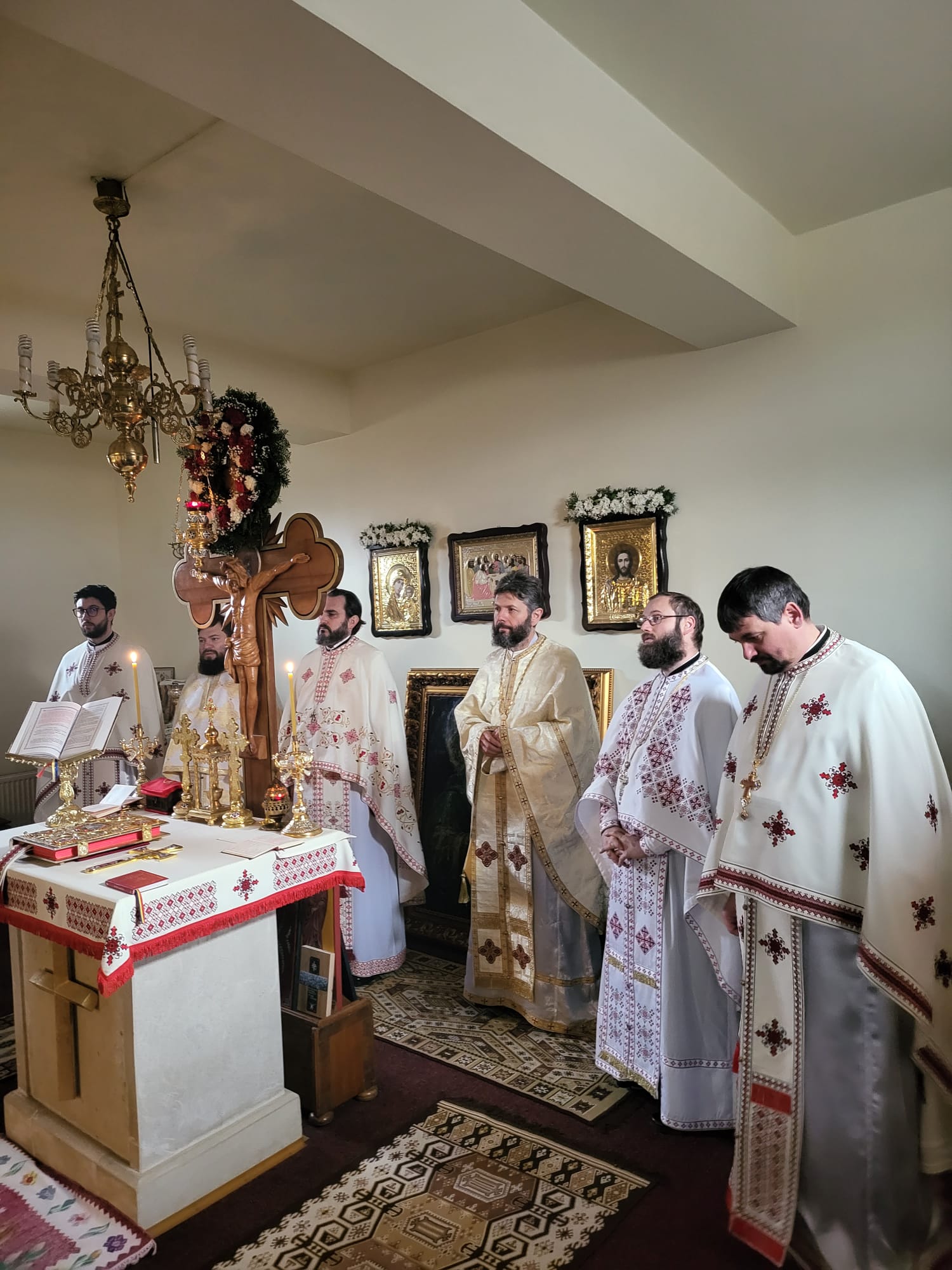 Parohia Pietrărie din Iași și-a serbat hramul în ziua Cinstirii lanţului Sfântului Apostol Petru