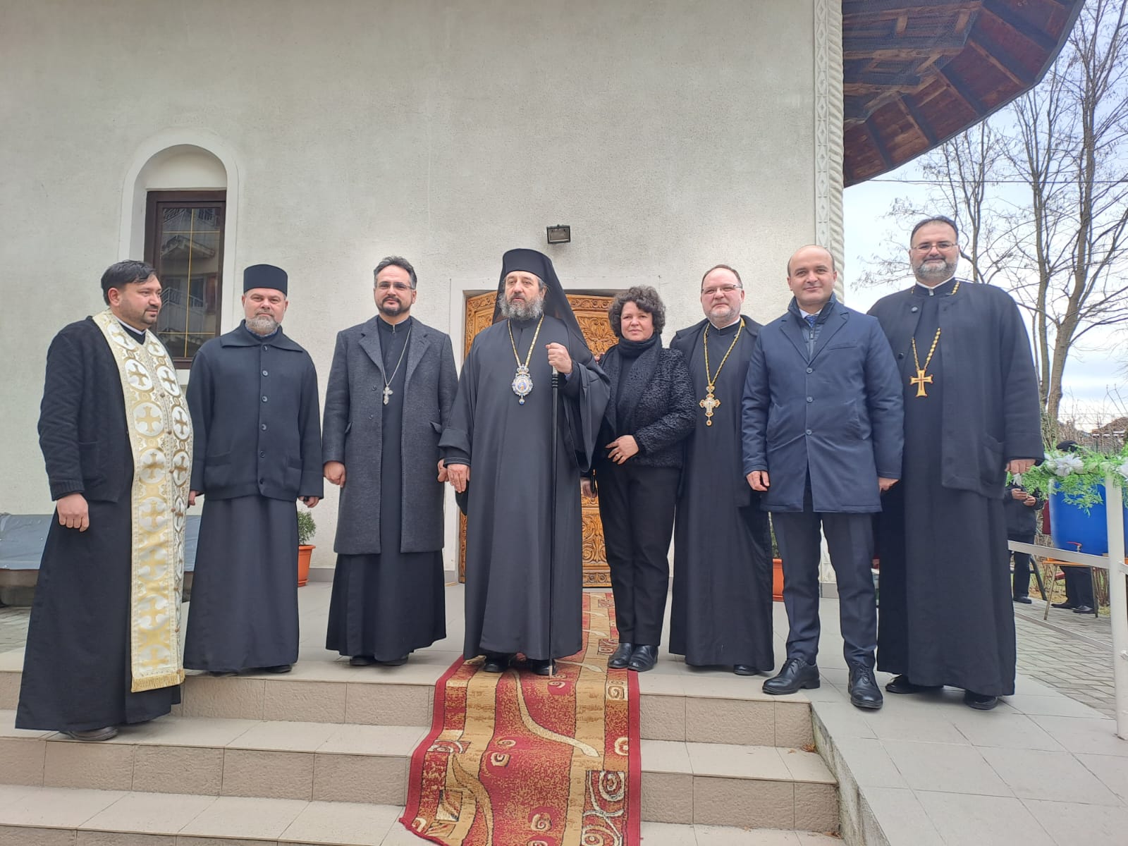 Medicii și pacienții spitalului din Pașcani l-au cinstit ieri pe Sfântul Ioan Botezătorul