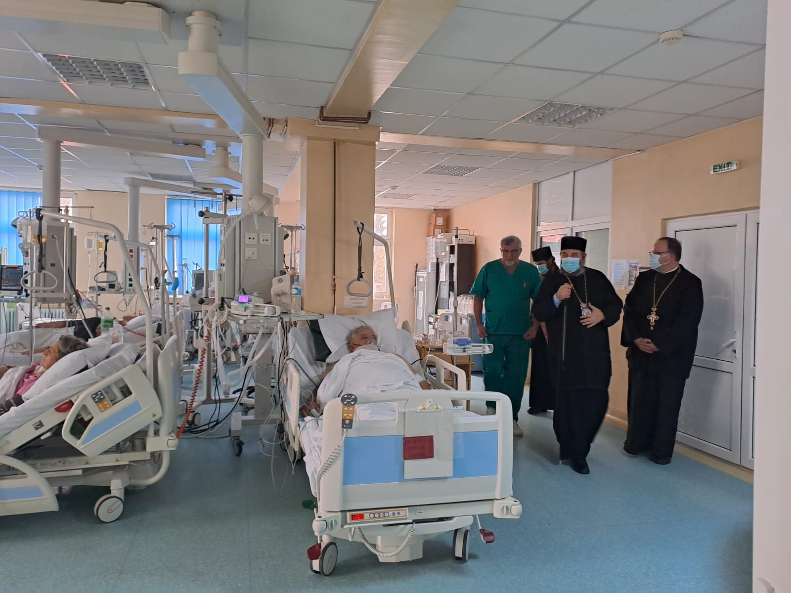 Medicii și pacienții spitalului din Pașcani l-au cinstit ieri pe Sfântul Ioan Botezătorul