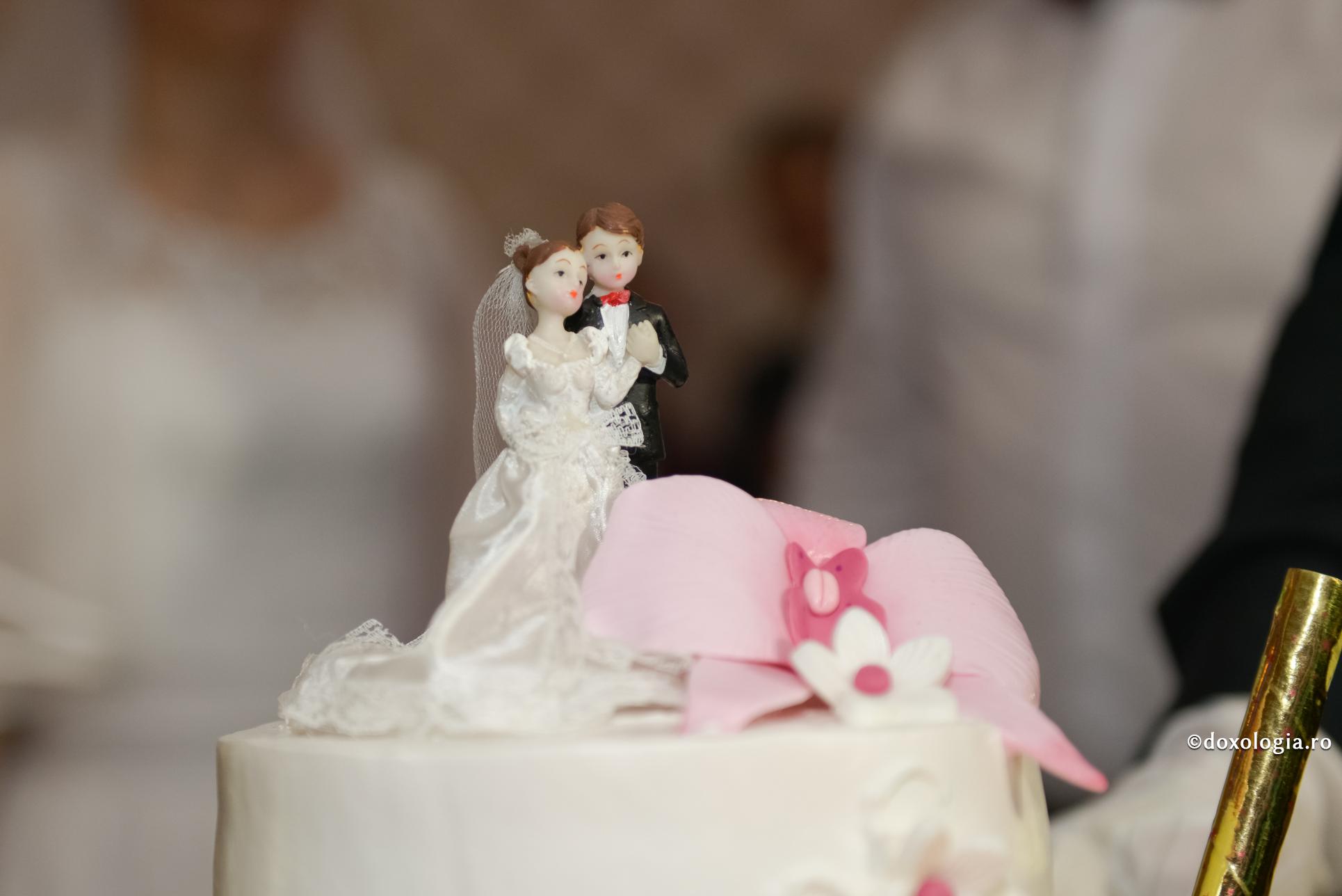 Pregătirea pentru viața de familie începe din copilărie / Foto: Oana Nechifor tort de nuntă