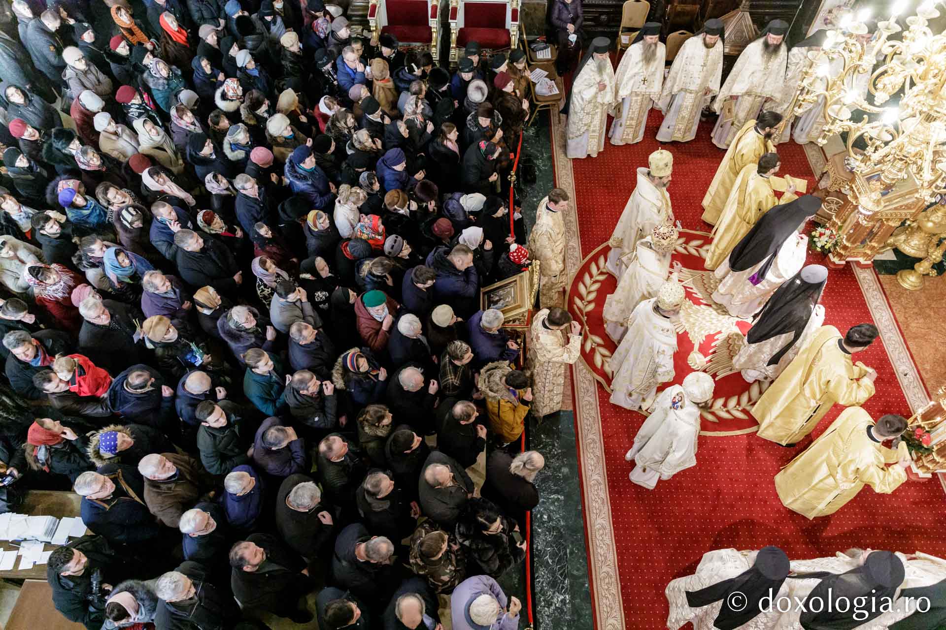 Foto: Oana Nechifor Patru ierarhi au slujit la hramul istoric al Catedralei Mitropolitane din Iași