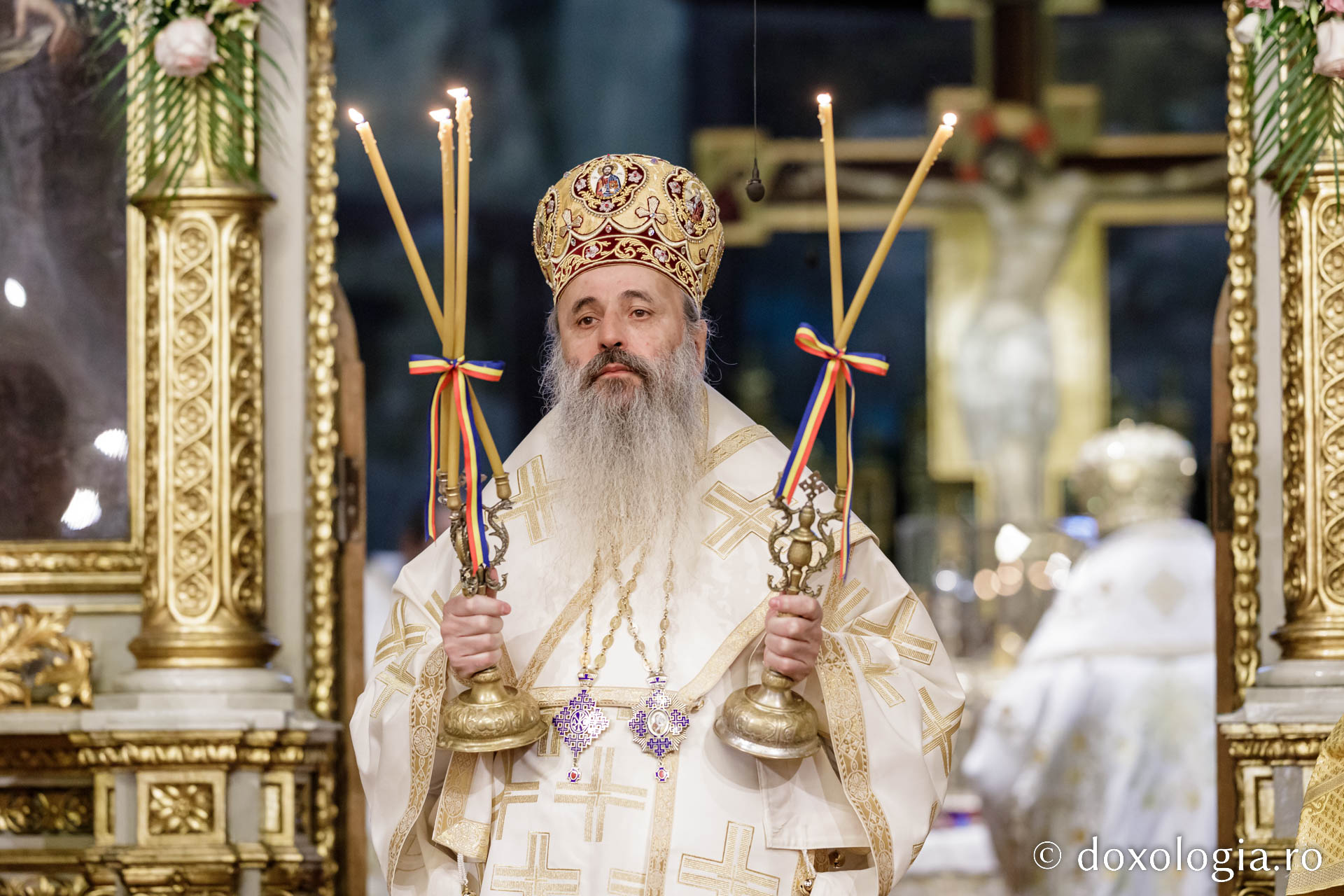 Foto: Oana Nechifor Patru ierarhi au slujit la hramul istoric al Catedralei Mitropolitane din Iași