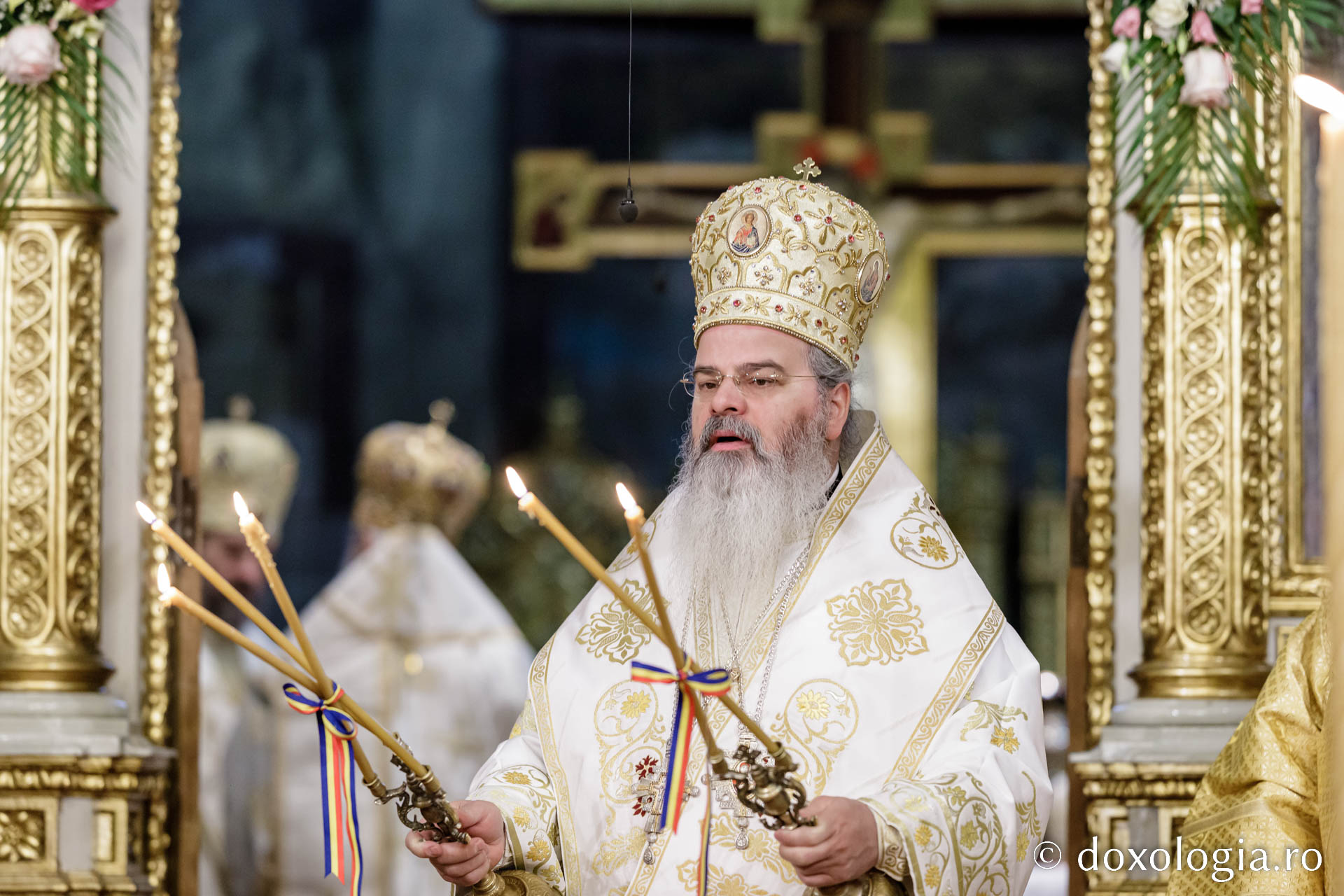 Foto: Oana Nechifor Patru ierarhi au slujit la hramul istoric al Catedralei Mitropolitane din Iași