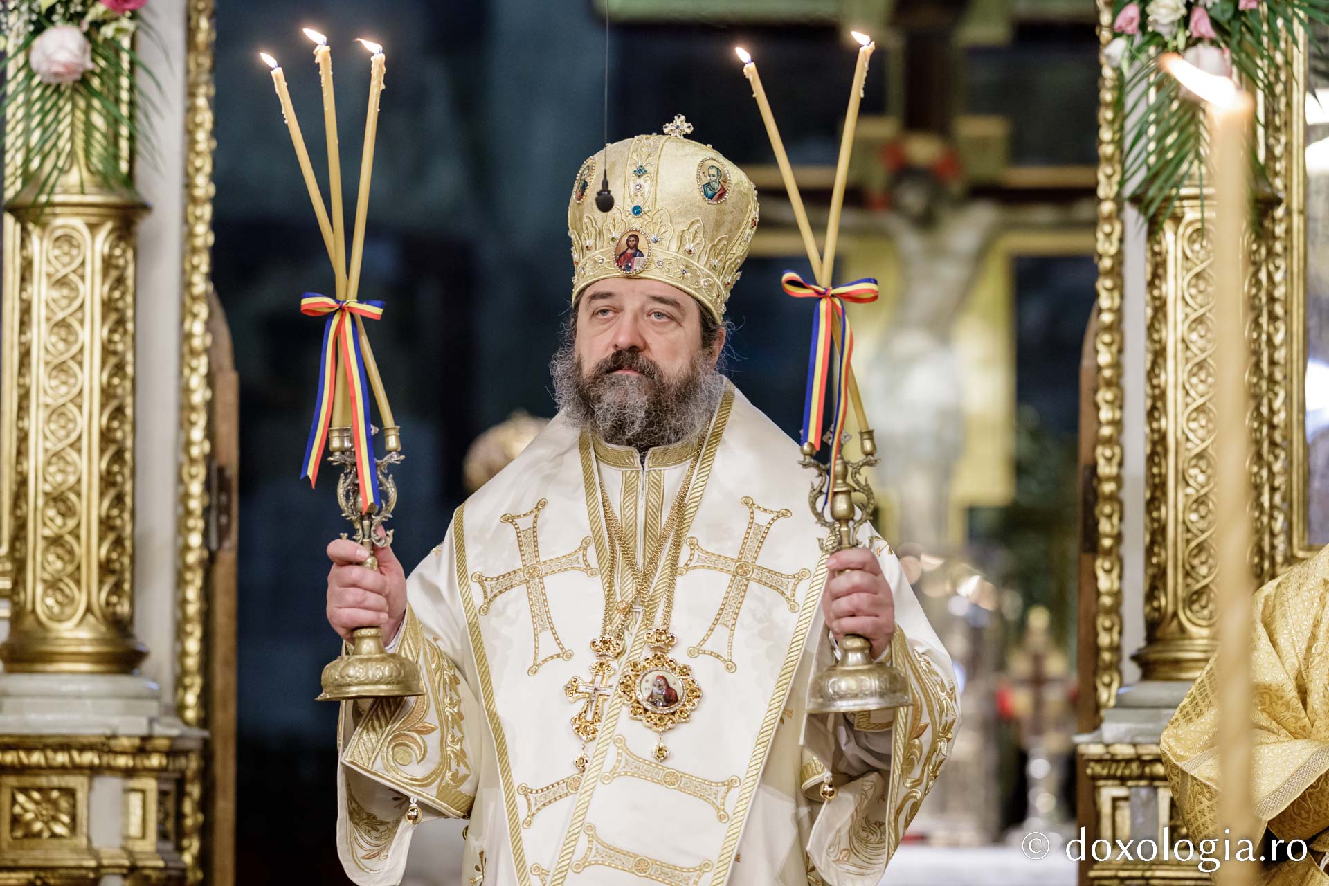 Foto: Oana Nechifor Patru ierarhi au slujit la hramul istoric al Catedralei Mitropolitane din Iași