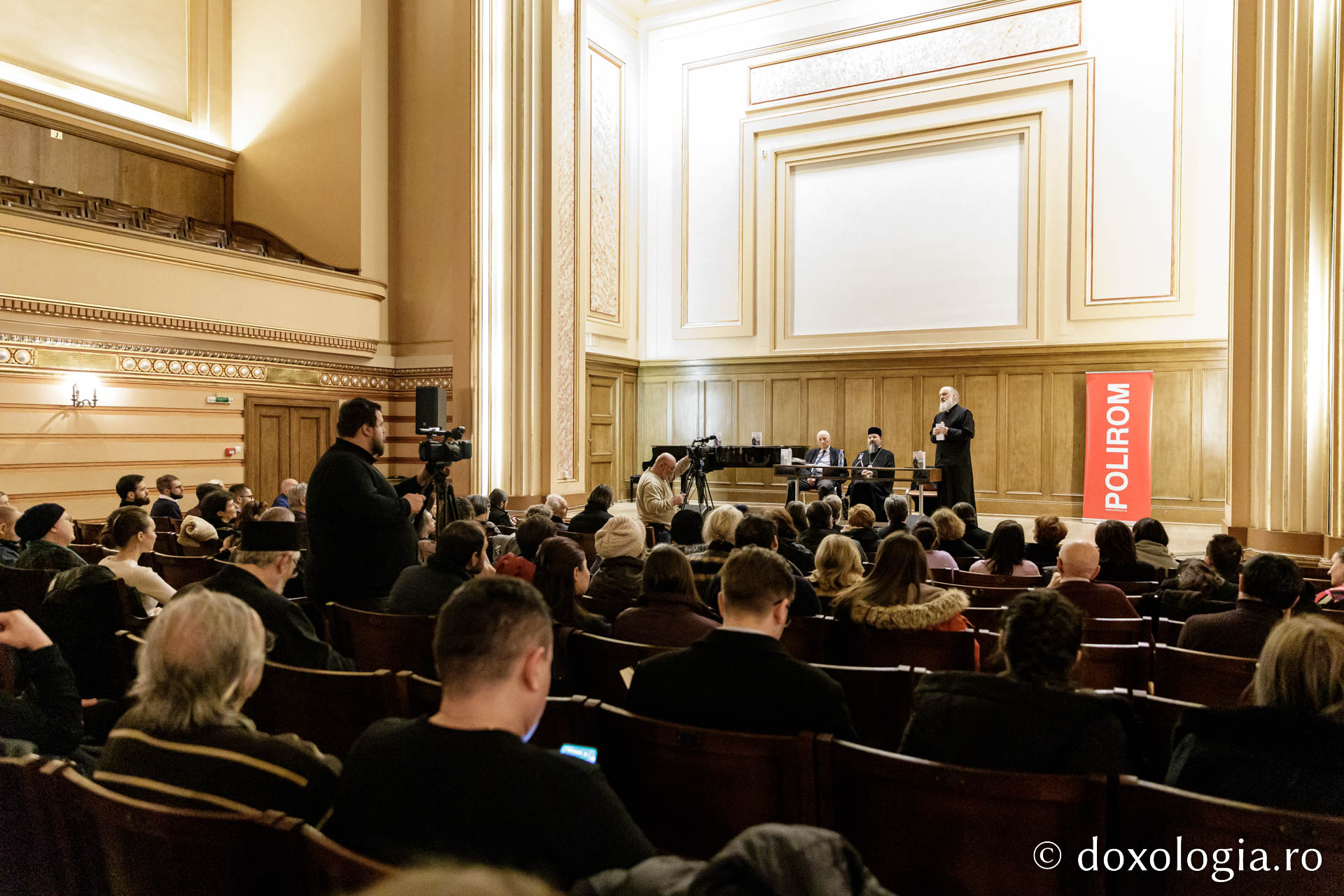 PS Macarie, o nouă apariție editorială: Mărturiile episcopului pelerin au fost prezentate la BCU Iași