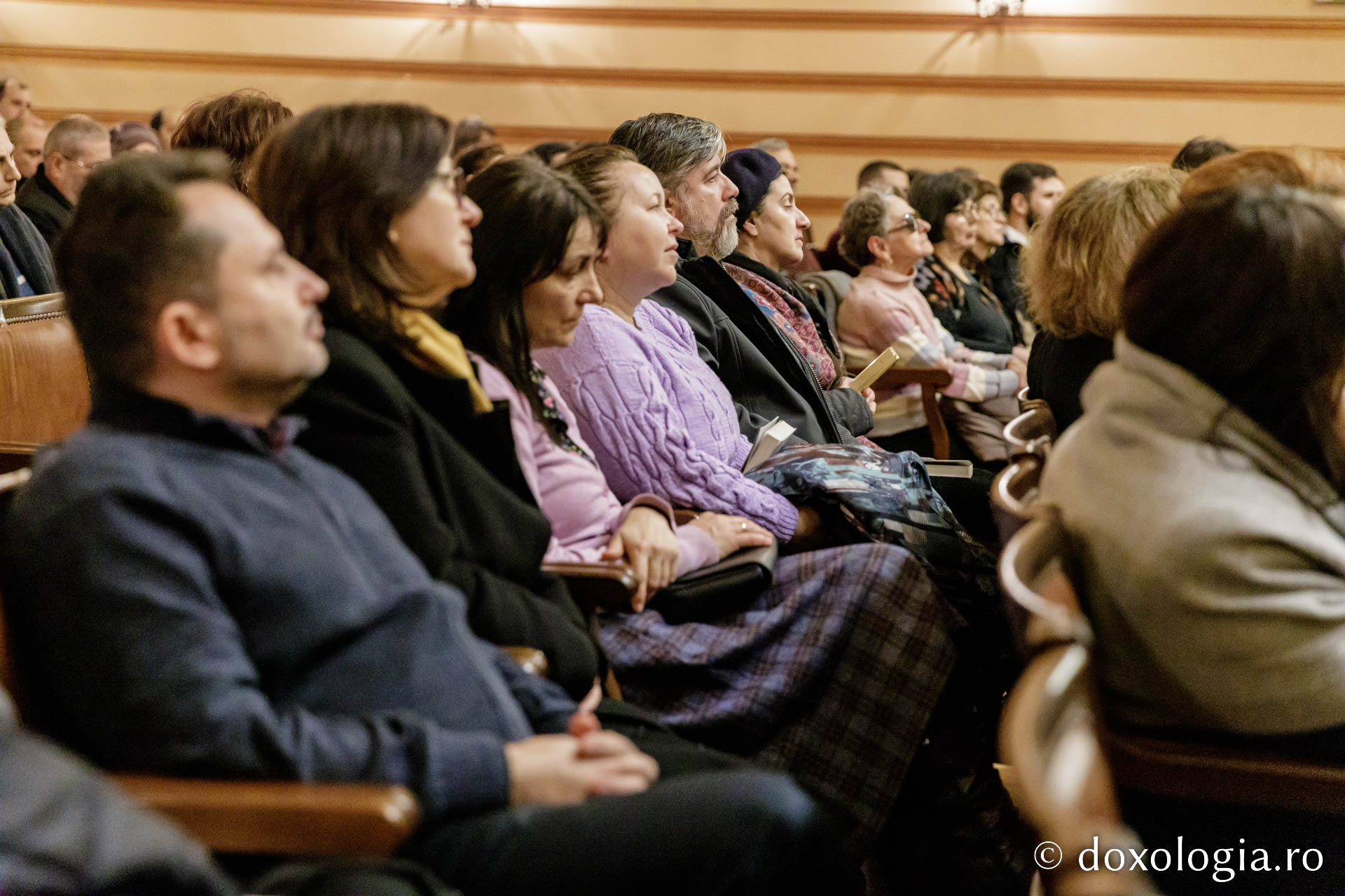 PS Macarie, o nouă apariție editorială: Mărturiile episcopului pelerin au fost prezentate la BCU Iași