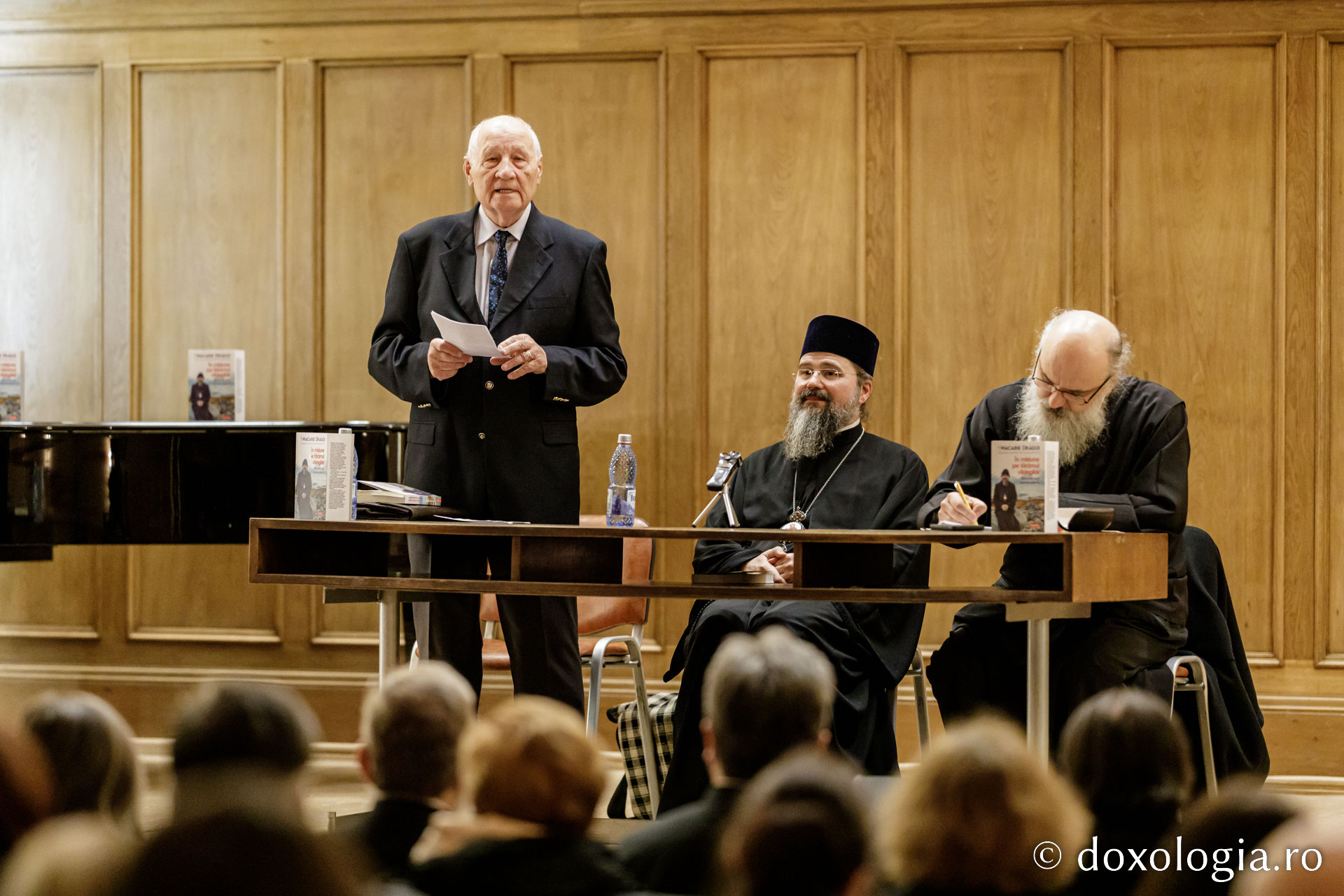 PS Macarie, o nouă apariție editorială: Mărturiile episcopului pelerin au fost prezentate la BCU Iași