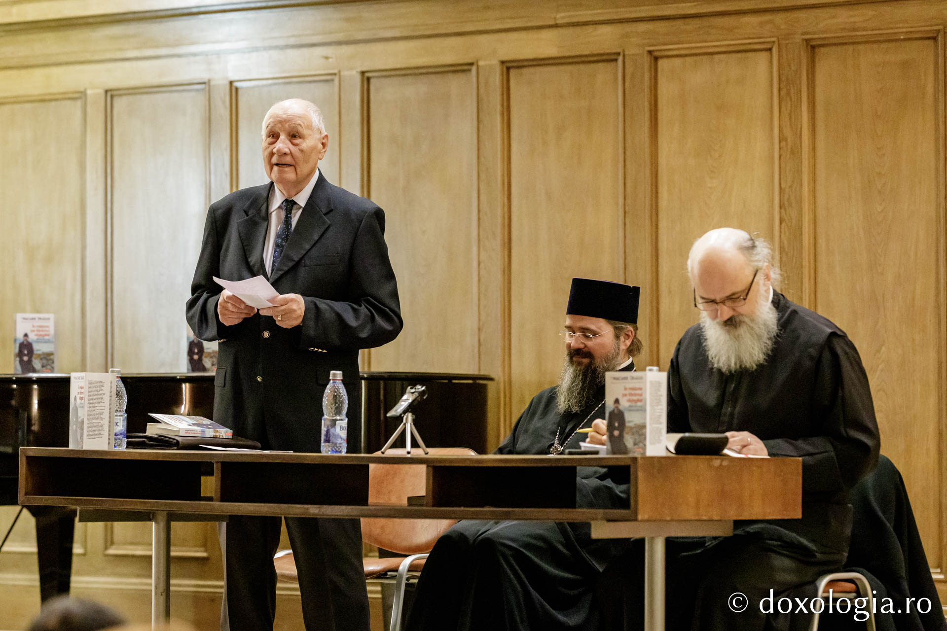 PS Macarie, o nouă apariție editorială: Mărturiile episcopului pelerin au fost prezentate la BCU Iași