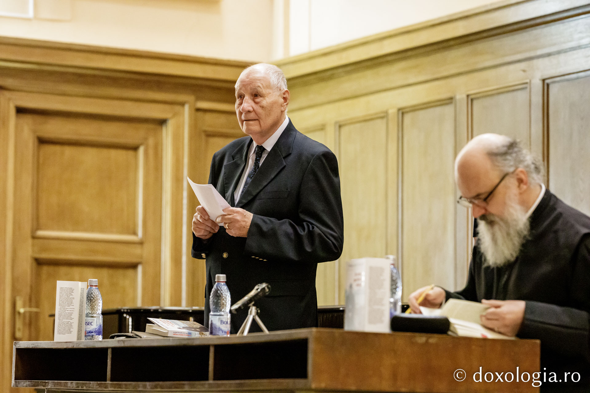 PS Macarie, o nouă apariție editorială: Mărturiile episcopului pelerin au fost prezentate la BCU Iași