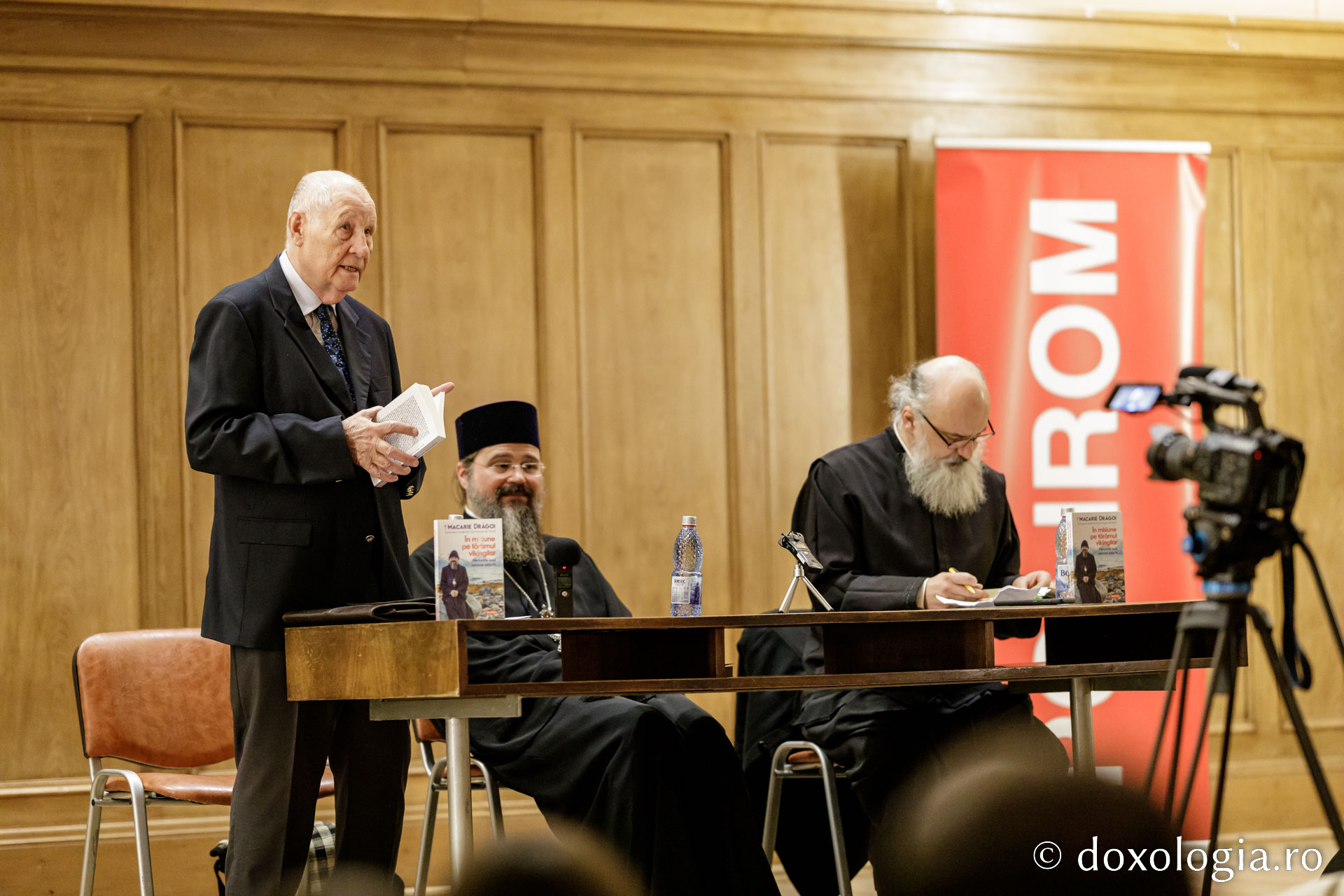 PS Macarie, o nouă apariție editorială: Mărturiile episcopului pelerin au fost prezentate la BCU Iași