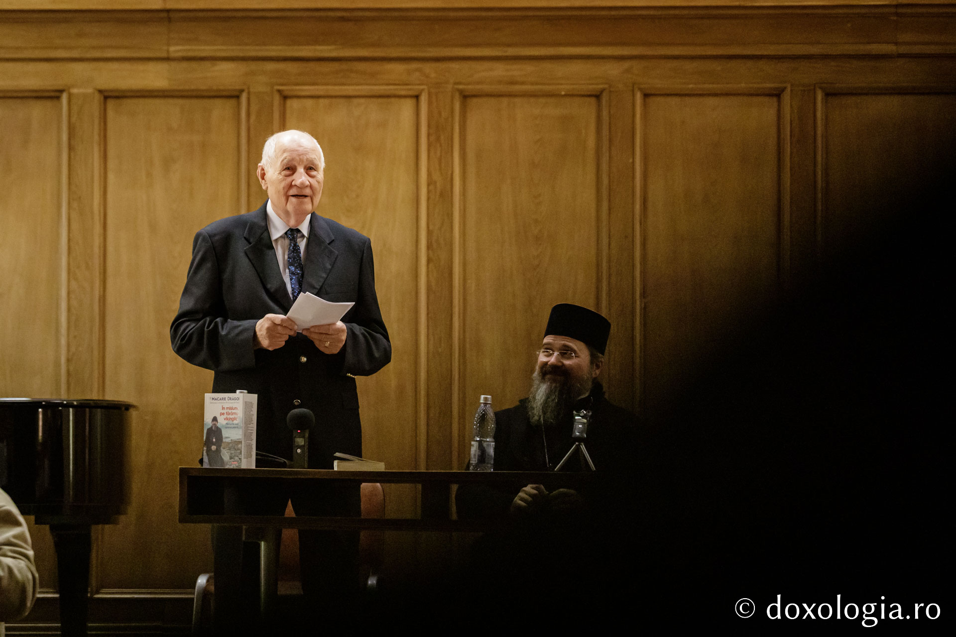 PS Macarie, o nouă apariție editorială: Mărturiile episcopului pelerin au fost prezentate la BCU Iași