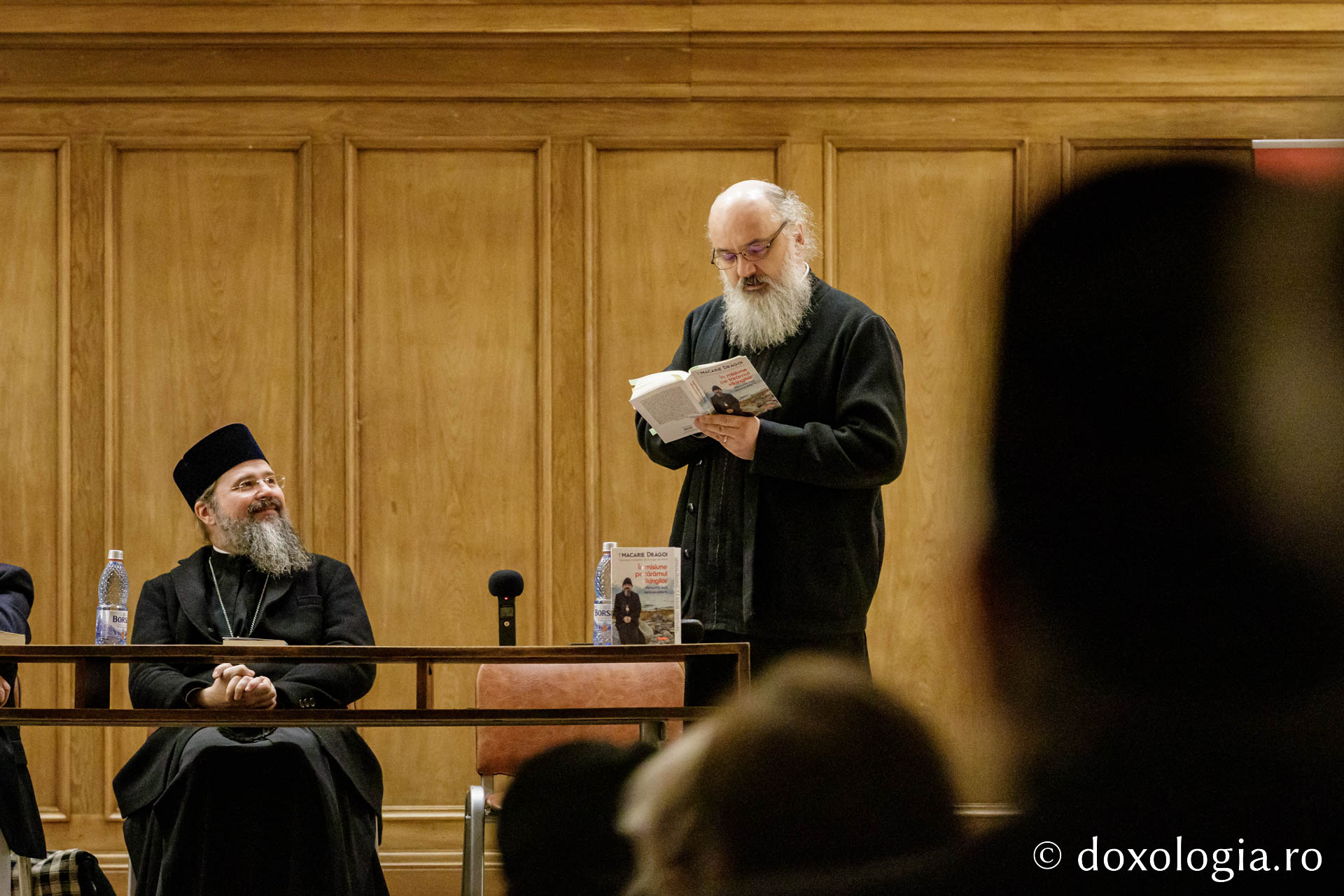 PS Macarie, o nouă apariție editorială: Mărturiile episcopului pelerin au fost prezentate la BCU Iași