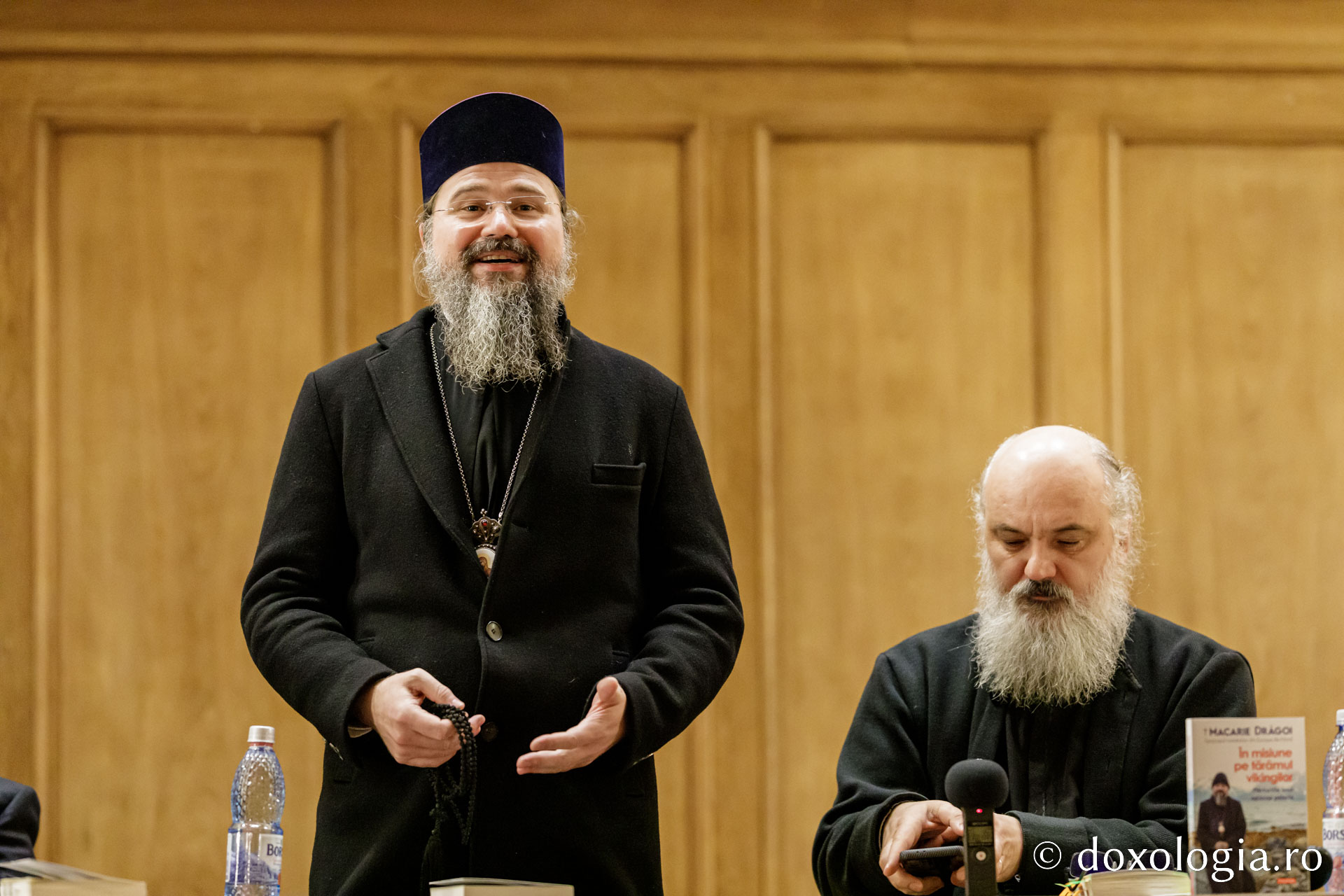 PS Macarie, o nouă apariție editorială: Mărturiile episcopului pelerin au fost prezentate la BCU Iași