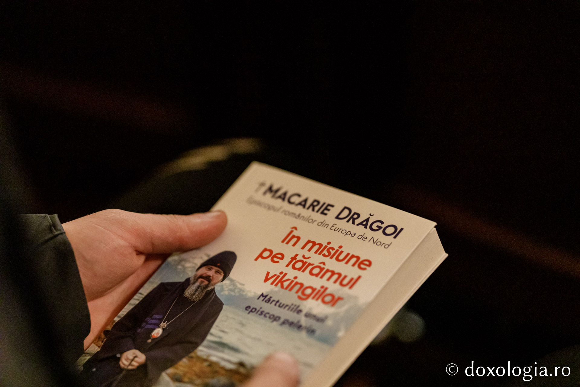 PS Macarie, o nouă apariție editorială: Mărturiile episcopului pelerin au fost prezentate la BCU Iași